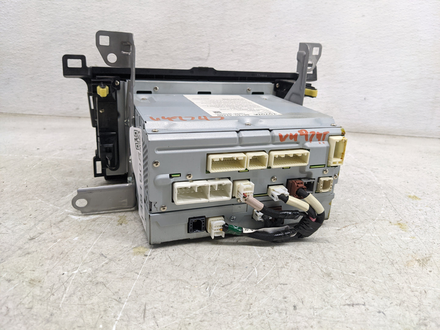 2016-2018 Toyota Rav4 Radio AM FM Cd Player Receiver Replacement P/N:86140-42460 138000-9870G101 Fits Fits 2016 2017 2018 OE