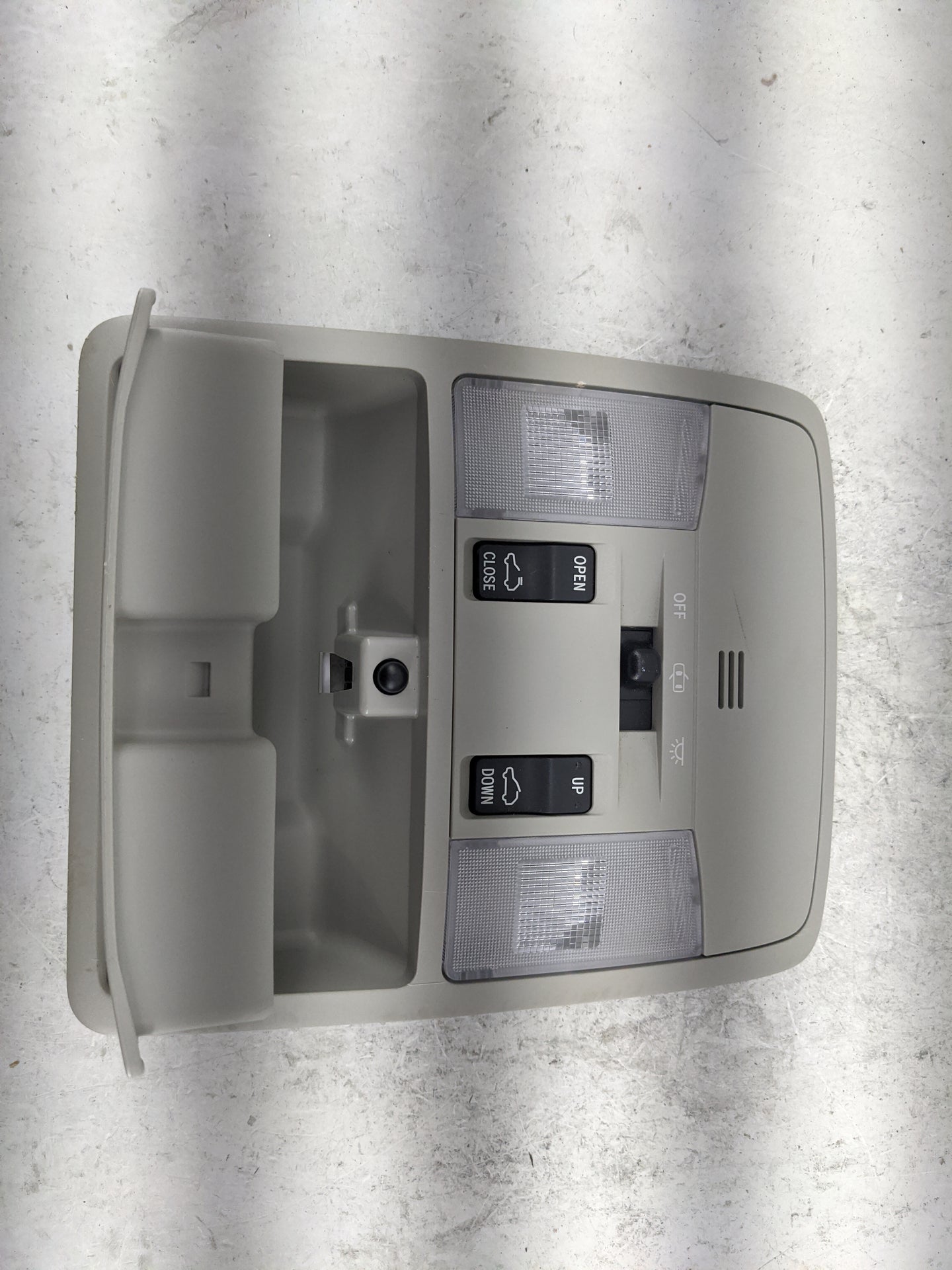 2016-2018 Toyota Rav4 Overhead Console W/rear Climate Control Gray - Oemusedautoparts1.com