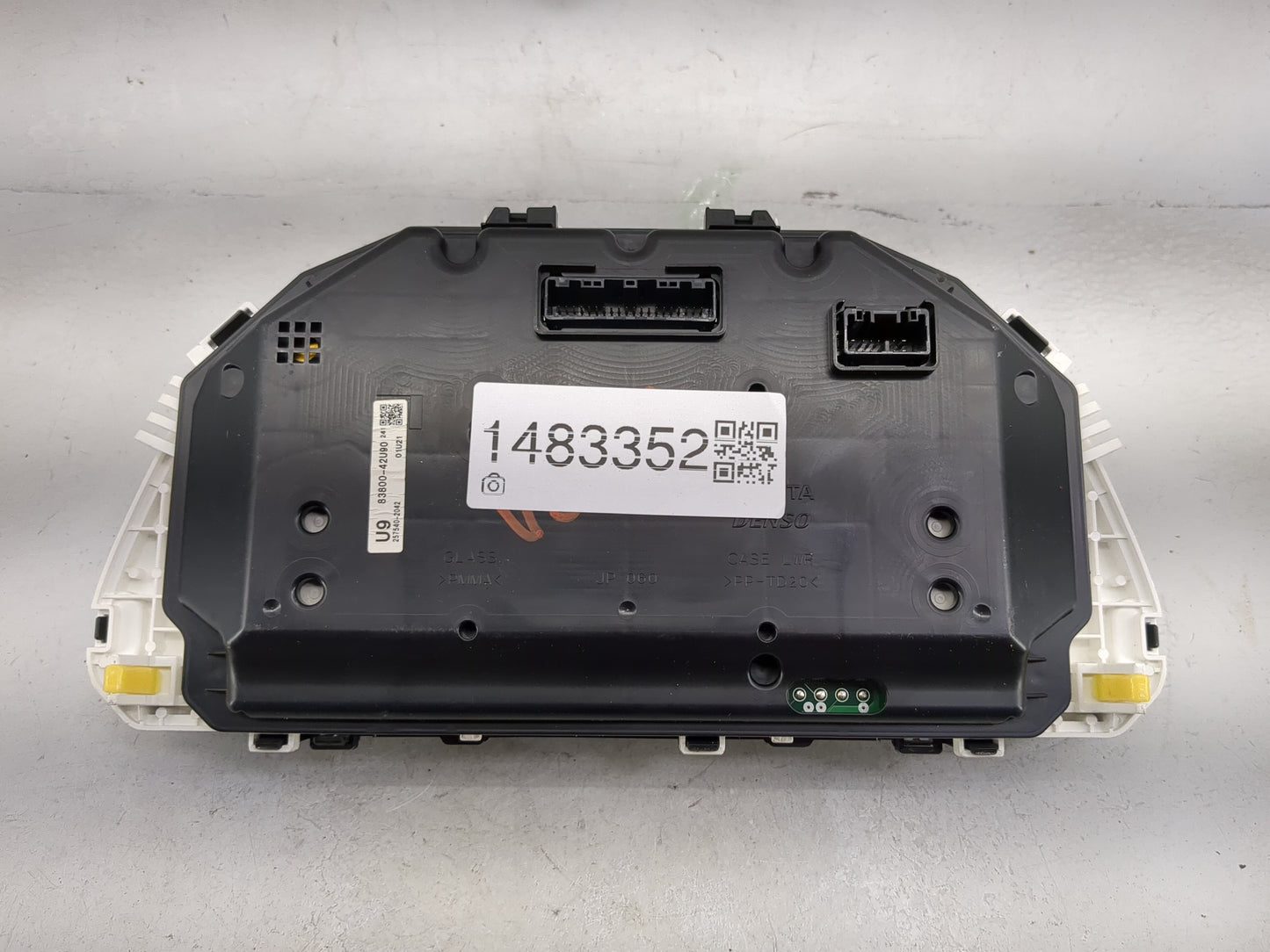 2017-2018 Toyota Rav4 Instrument Cluster Speedometer Gauges P/N:83800-42U90 257540-2042 Miles: Fits Fits 2017 2018 OEM Used 