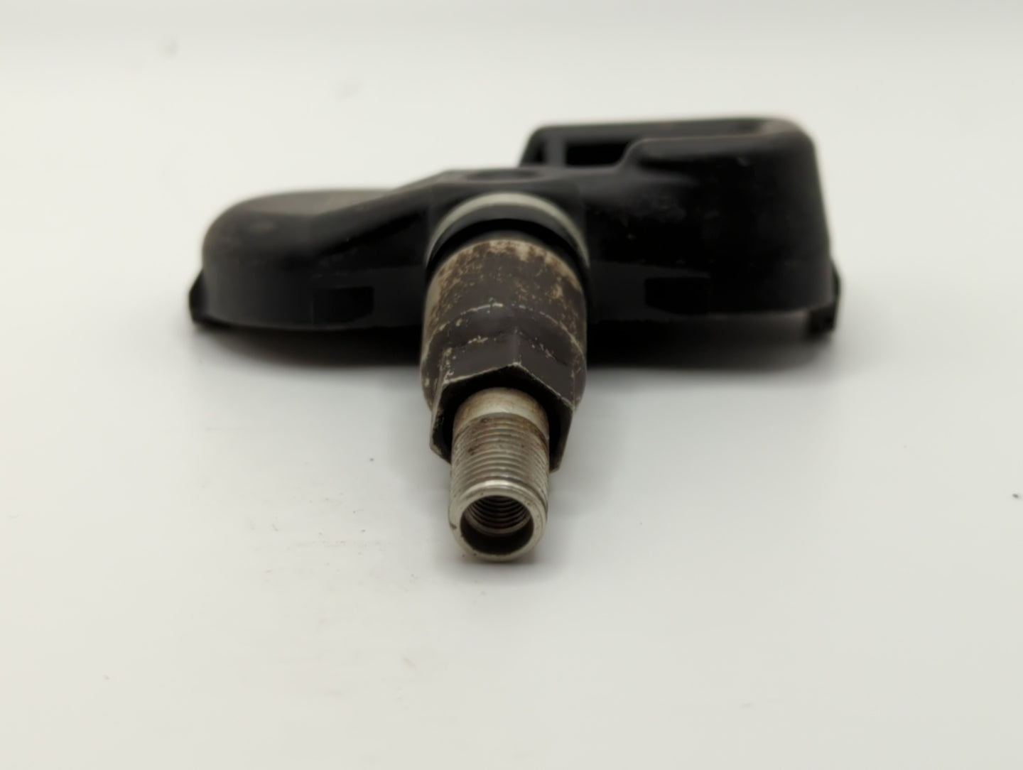 2017 Toyota Rav4 Tire Pressure Monitoring System Sensor Tpms - Oemusedautoparts1.com