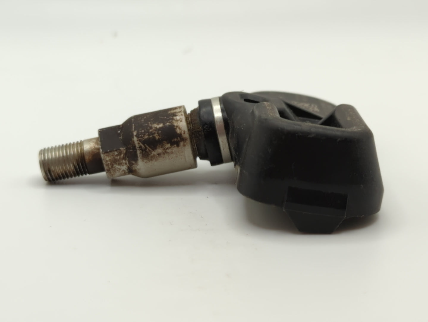 2017 Toyota Rav4 Tire Pressure Monitoring System Sensor Tpms - Oemusedautoparts1.com