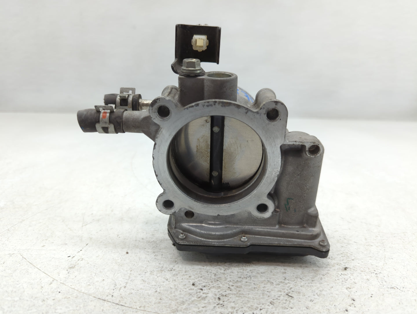 2009-2018 Toyota Rav4 Throttle Body P/N:22030-0V010 Fits Fits 2009 2010 2011 2012 2013 2014 2015 2016 2017 2018 2019 OEM Use