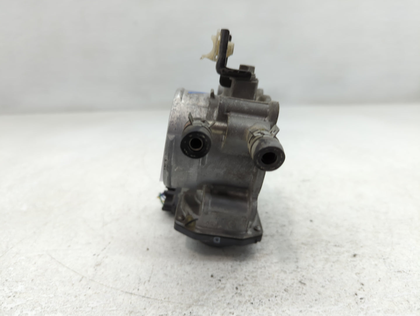 2009-2018 Toyota Rav4 Throttle Body P/N:22030-0V010 Fits Fits 2009 2010 2011 2012 2013 2014 2015 2016 2017 2018 2019 OEM Use