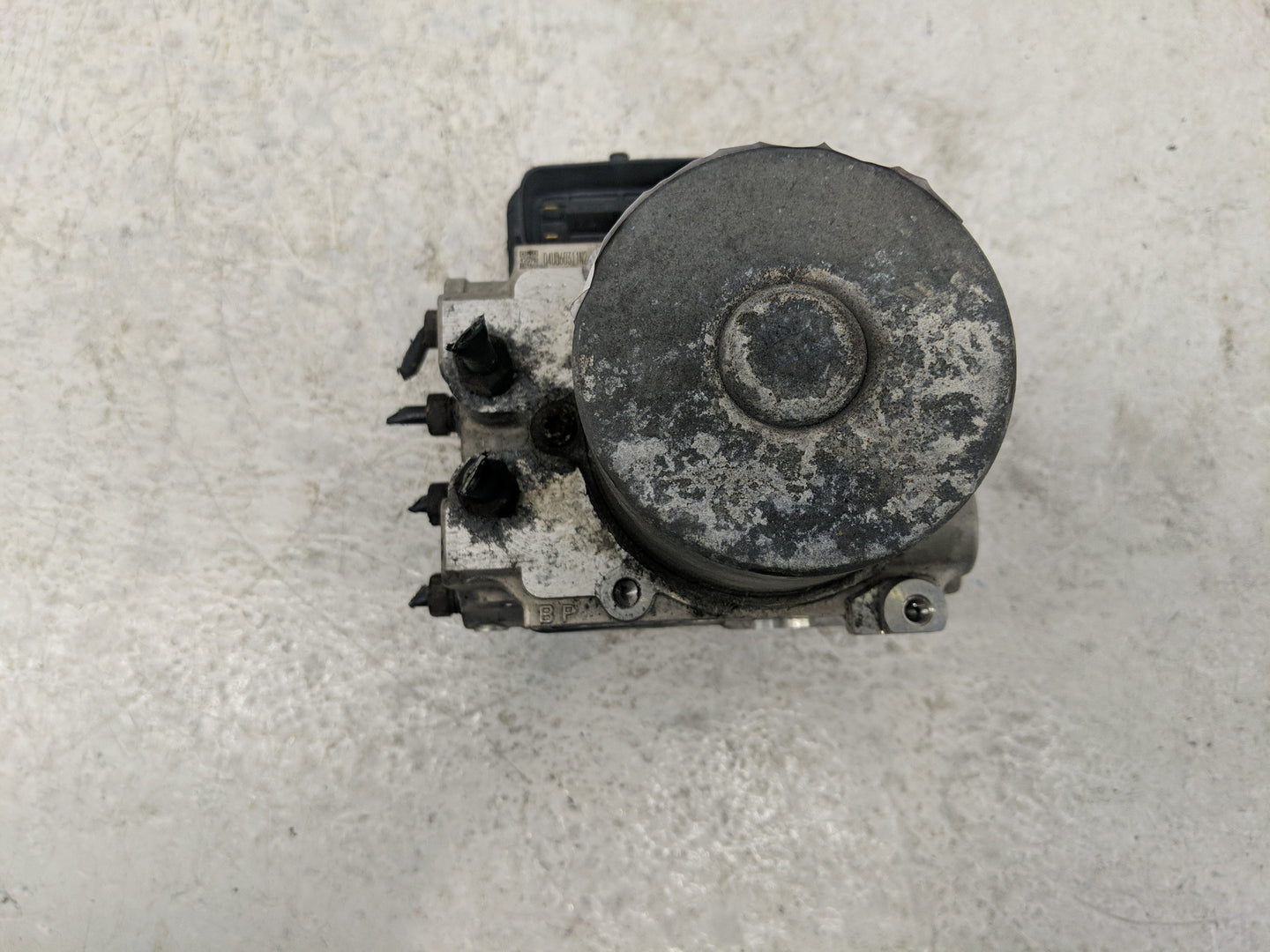 2017 Toyota Sienna ABS Pump Control Module Replacement P/N:89541-08270 44540-08270 Fits OEM Used Auto Parts - Oemusedautopar