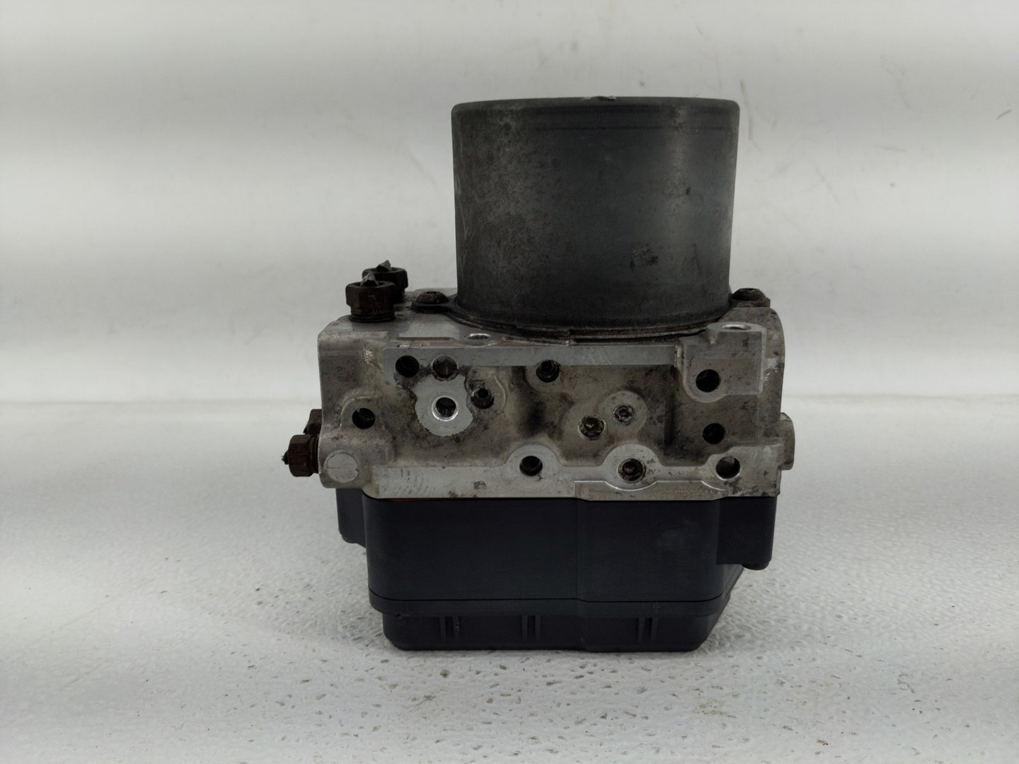 2017 Toyota Sienna ABS Pump Control Module Replacement P/N:133000-5710 89541-08270, 44540-08270 Fits OEM Used Auto Parts - O