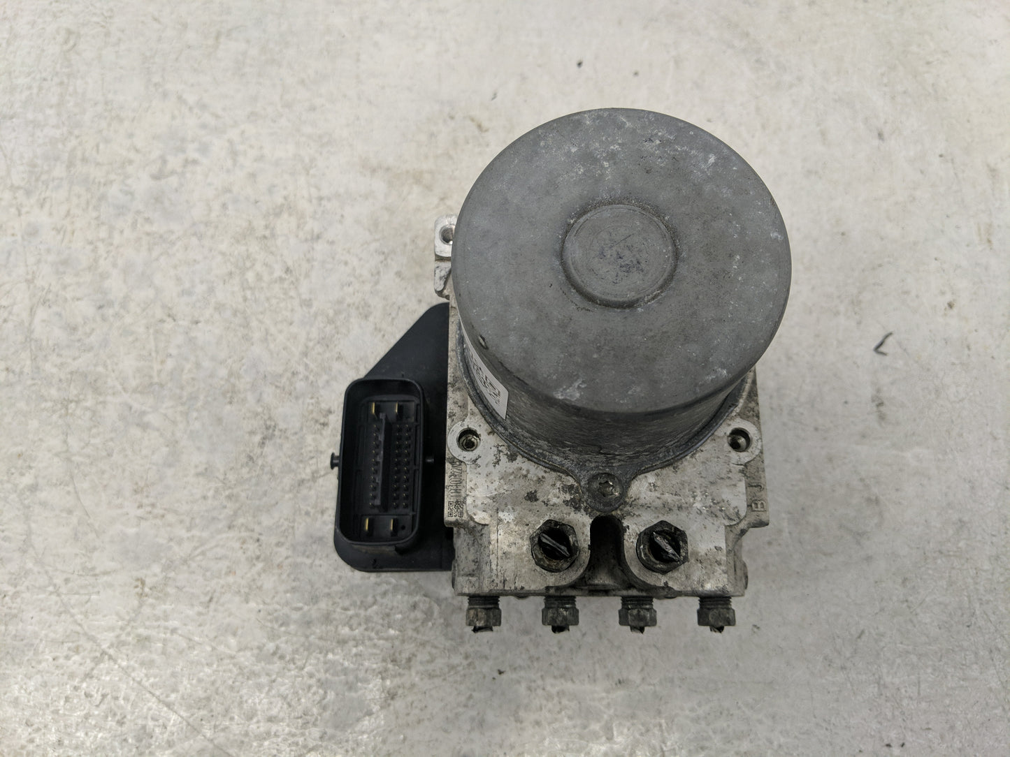 2017 Toyota Sienna ABS Pump Control Module Replacement P/N:89541-08270 133000-5710 Fits OEM Used Auto Parts - Oemusedautopar