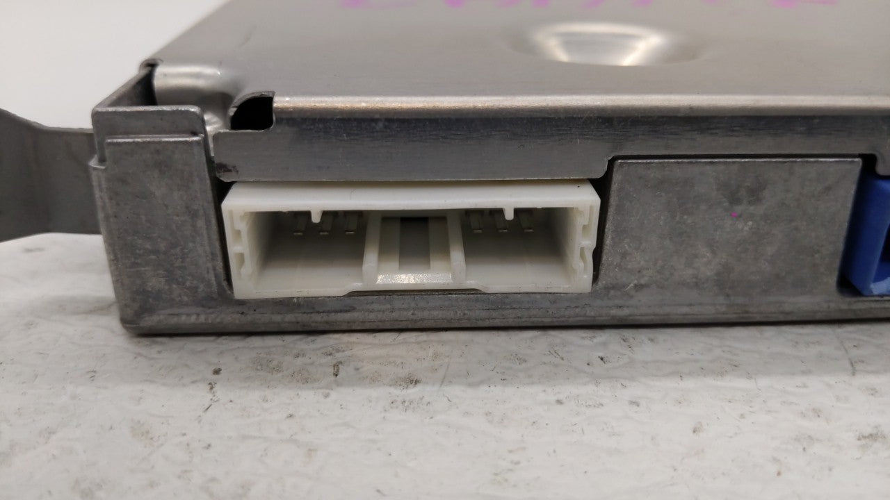 2015-2017 Toyota Sienna Am Fm Cd Player Radio Receiver Gray - Oemusedautoparts1.com