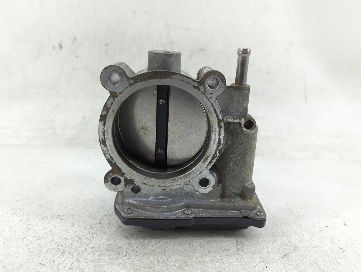 2017-2020 Toyota Sienna Throttle Body P/N:22030-0P060 Fits Fits 2016 2017 2018 2019 2020 2021 2022 OEM Used Auto Parts - Oem