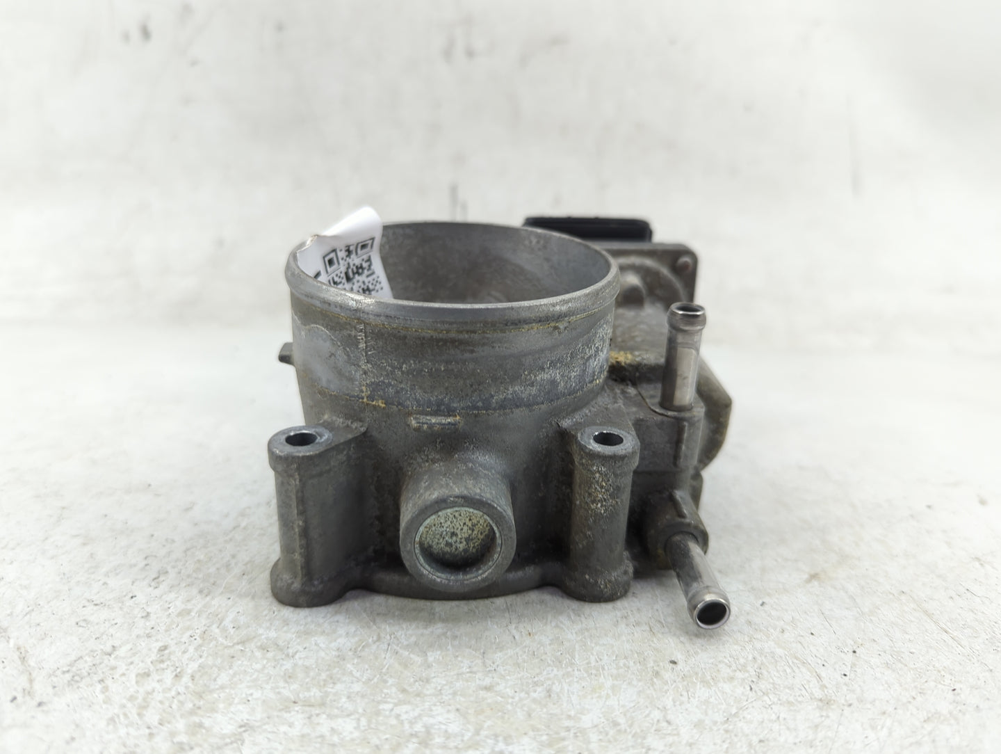 2017-2020 Toyota Sienna Throttle Body P/N:22030-0P060 Fits Fits 2016 2017 2018 2019 2020 2021 2022 OEM Used Auto Parts - Oem
