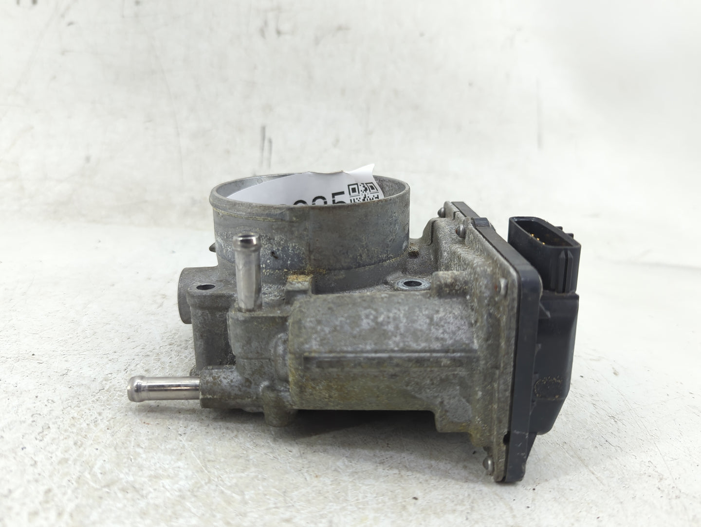 2017-2020 Toyota Sienna Throttle Body P/N:22030-0P060 Fits Fits 2016 2017 2018 2019 2020 2021 2022 OEM Used Auto Parts - Oem