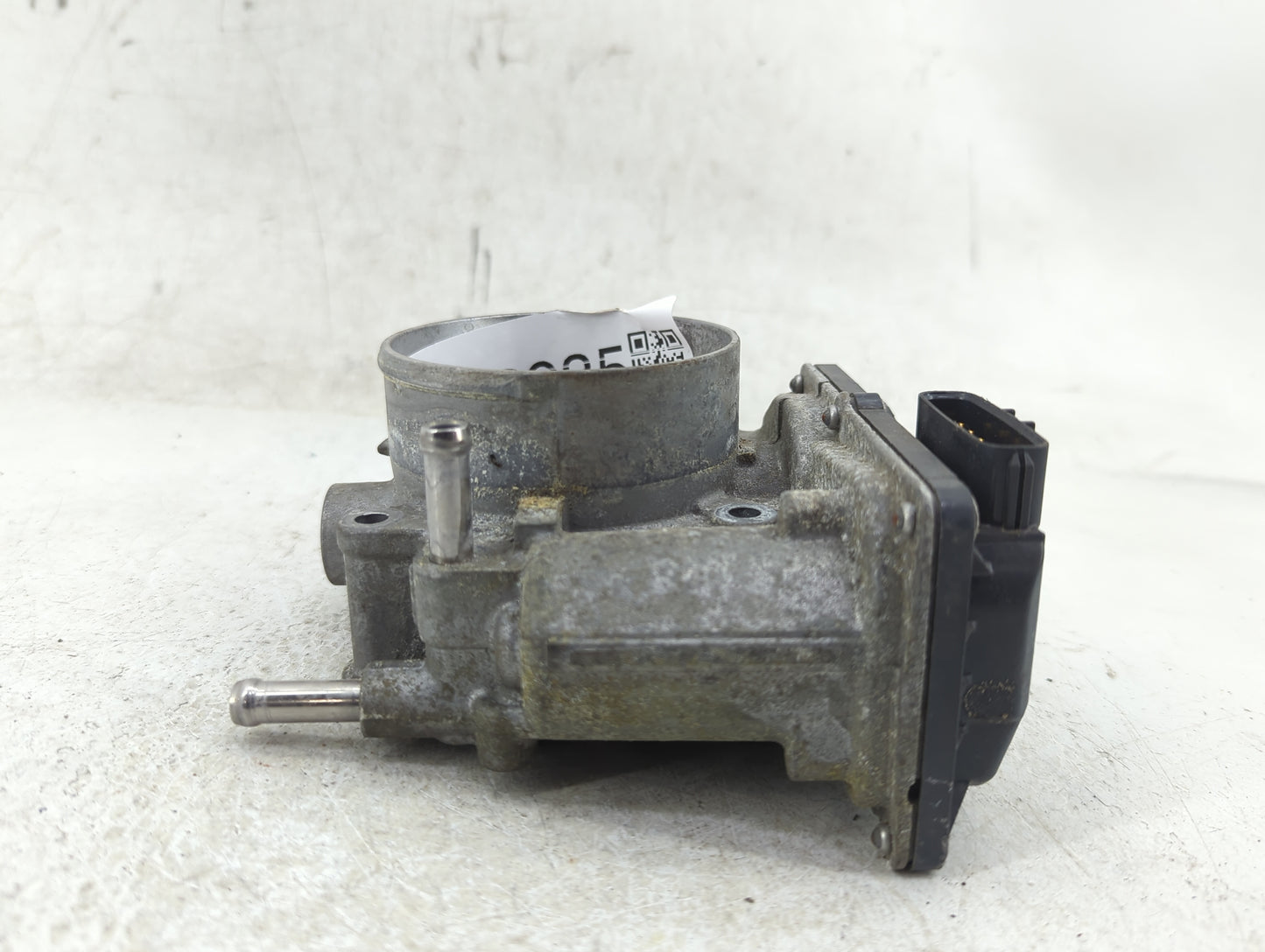 2017-2020 Toyota Sienna Throttle Body P/N:22030-0P060 Fits Fits 2016 2017 2018 2019 2020 2021 2022 OEM Used Auto Parts - Oem