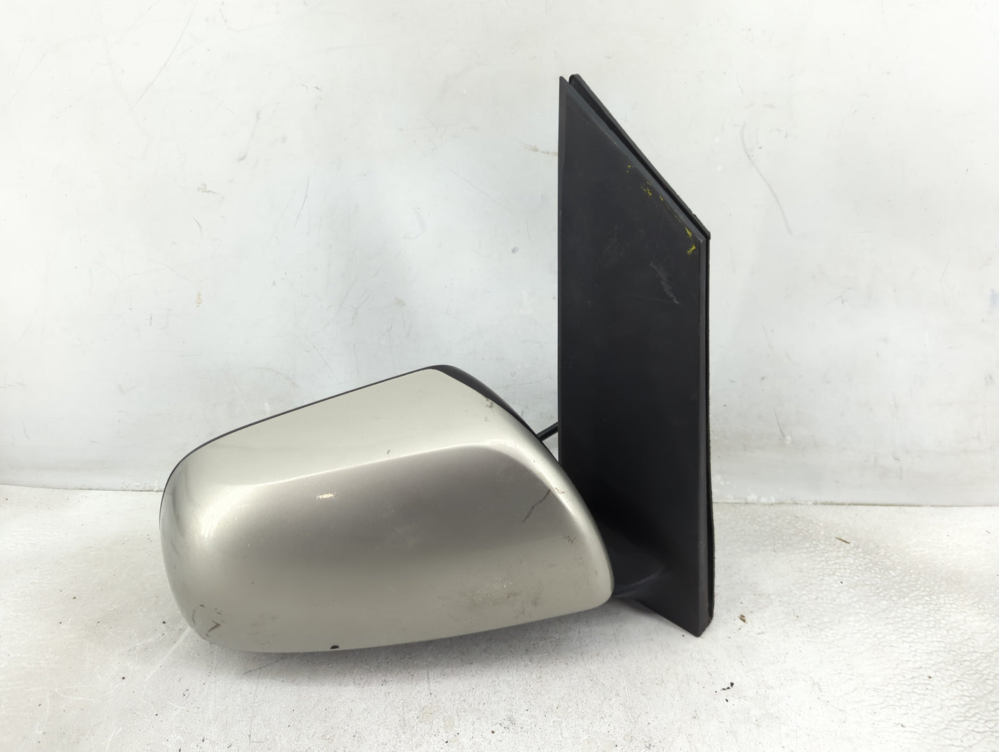2015-2017 Toyota Sienna Passenger Side View Mirror - Right Door Mirror OEM Used - Oemusedautoparts1.com