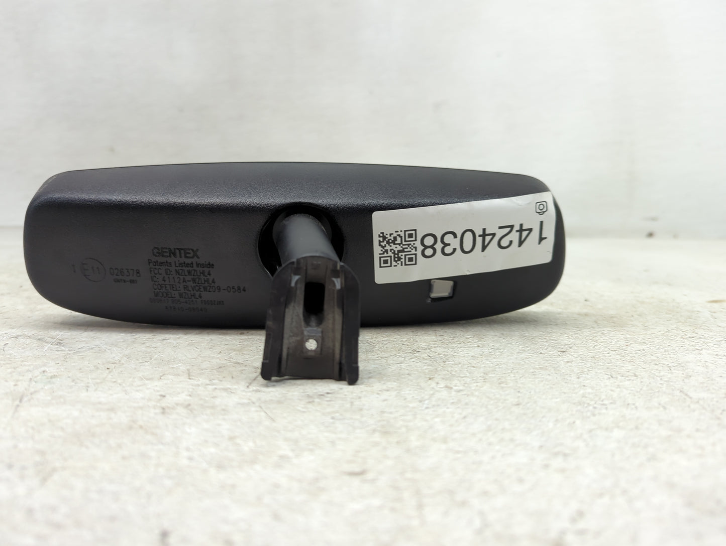 2015-2017 Toyota Sienna Interior Rear View Mirror Replacement OEM P/N:E11026378 Fits Fits 2015 2016 2017 OEM Used Auto Parts