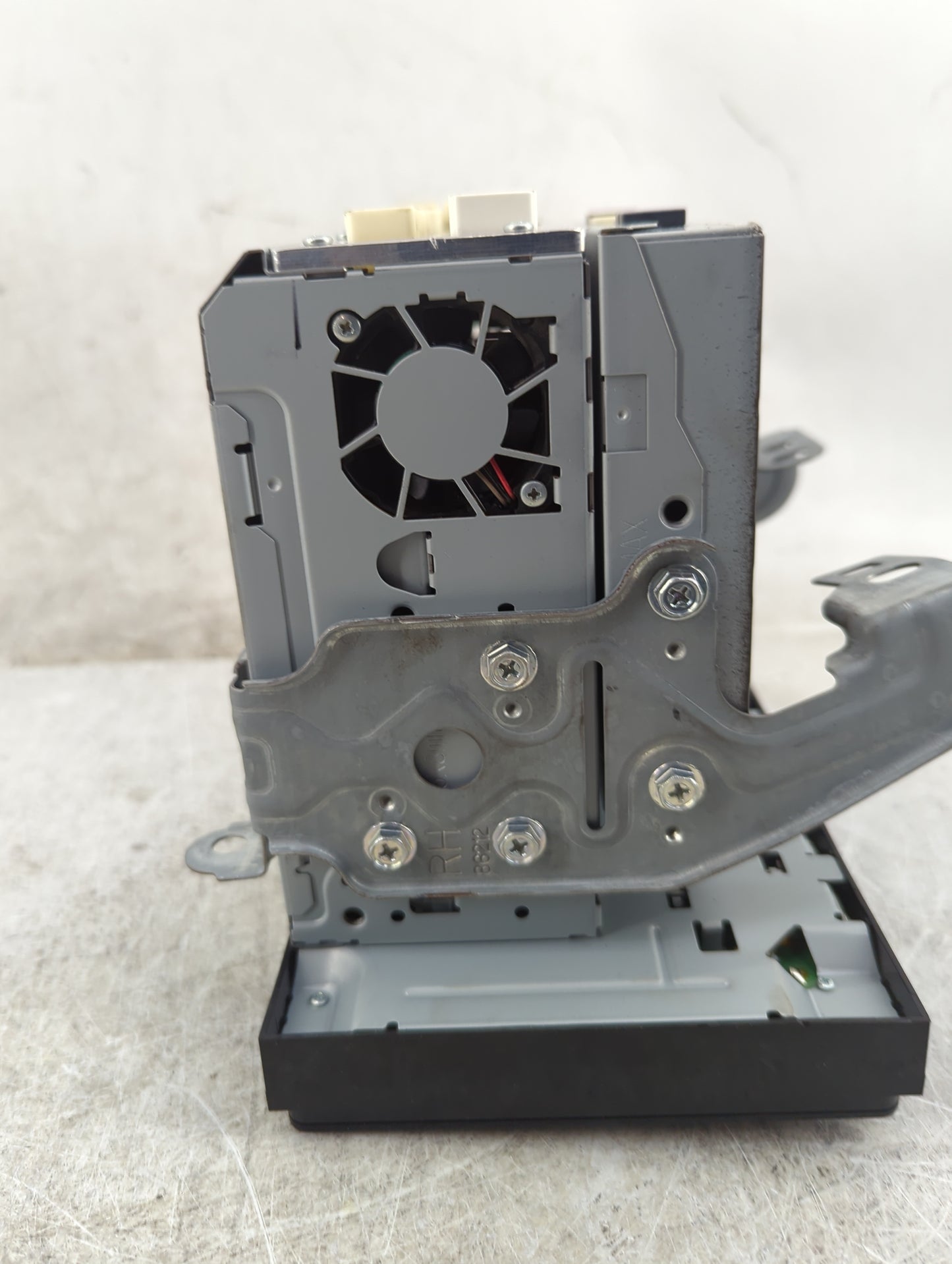 2016-2017 Toyota Sienna Radio AM FM Cd Player Receiver Replacement P/N:86140-08070 PIP6040Z2UC, CVH-3458 Fits Fits 2016 2017