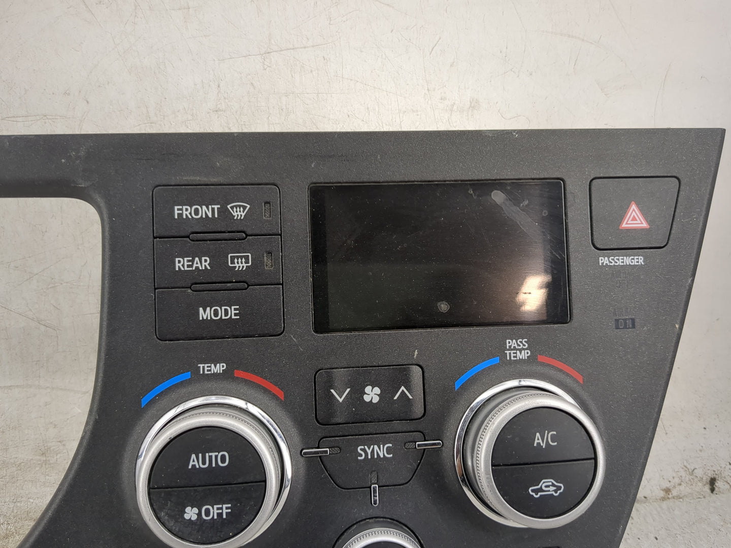 2015-2017 Toyota Sienna Climate Control Module Temperature AC/Heater Replacement Fits Fits 2015 2016 2017 OEM Used Auto Part