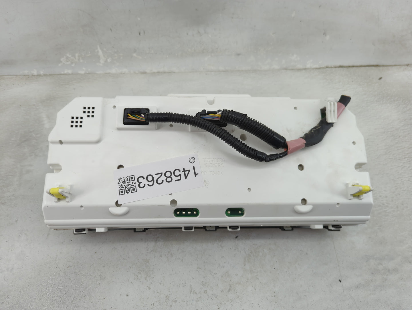 2017 Toyota Sienna Speedometer Instrument Cluster Gauges 1458263 - Oemusedautoparts1.com