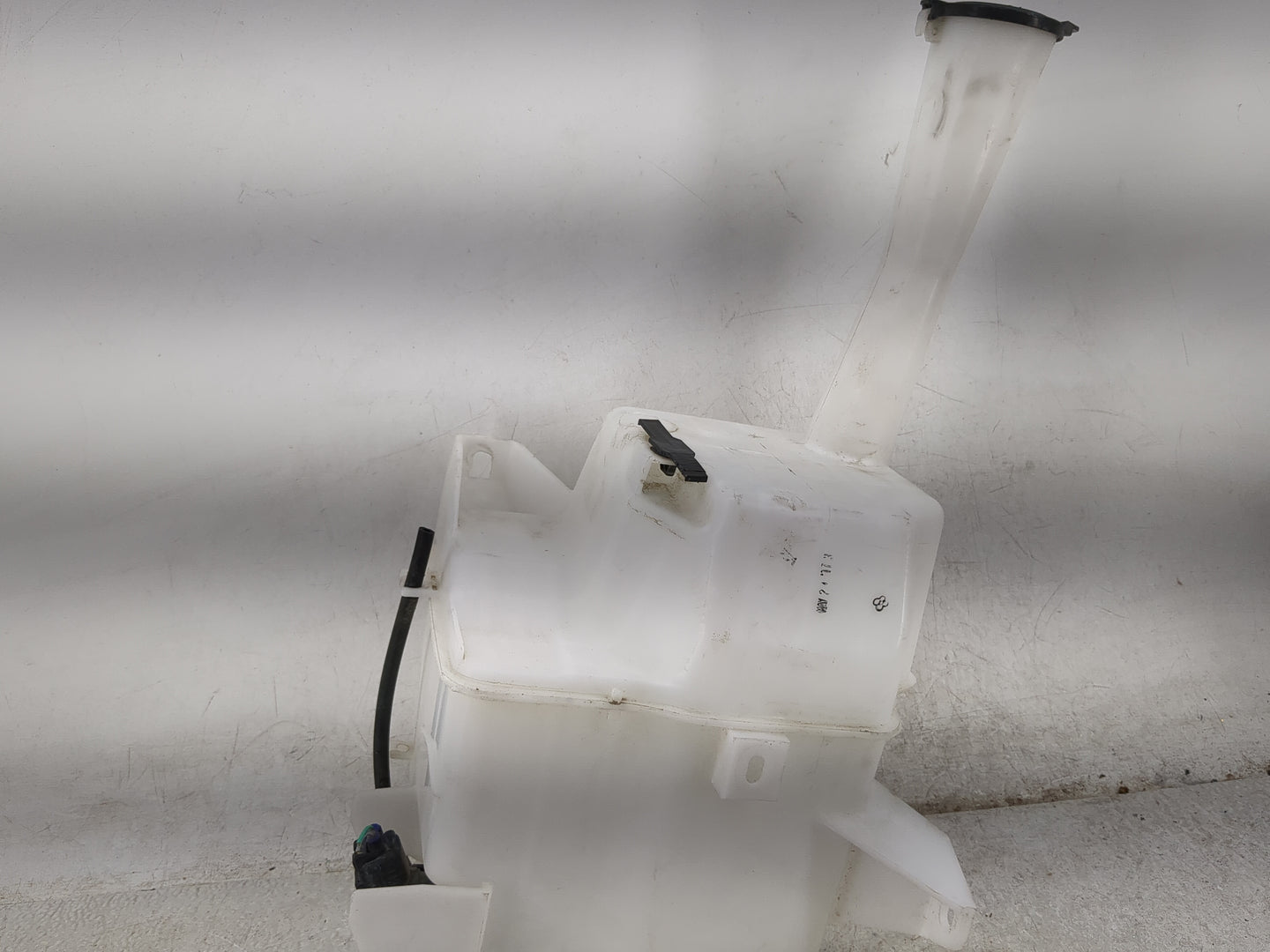 2004-2020 Toyota Sienna Windshield Washer Fluid Reservoir Bottle Oem - Oemusedautoparts1.com