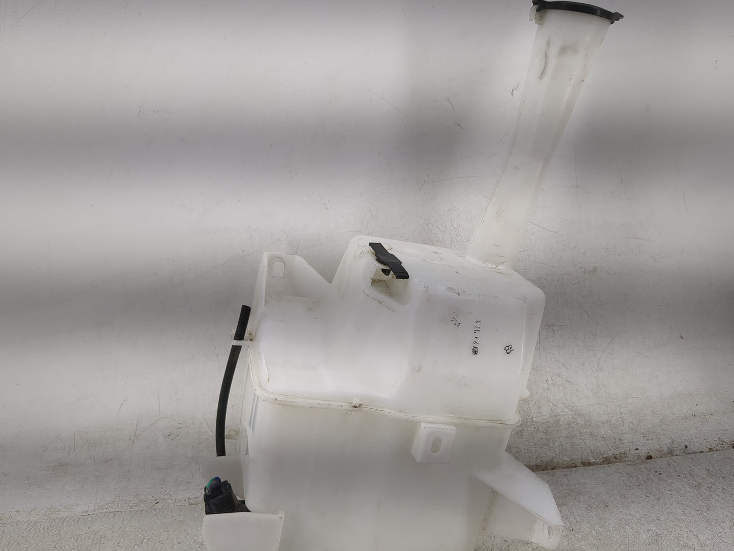 2004-2020 Toyota Sienna Windshield Washer Fluid Reservoir Bottle Oem - Oemusedautoparts1.com