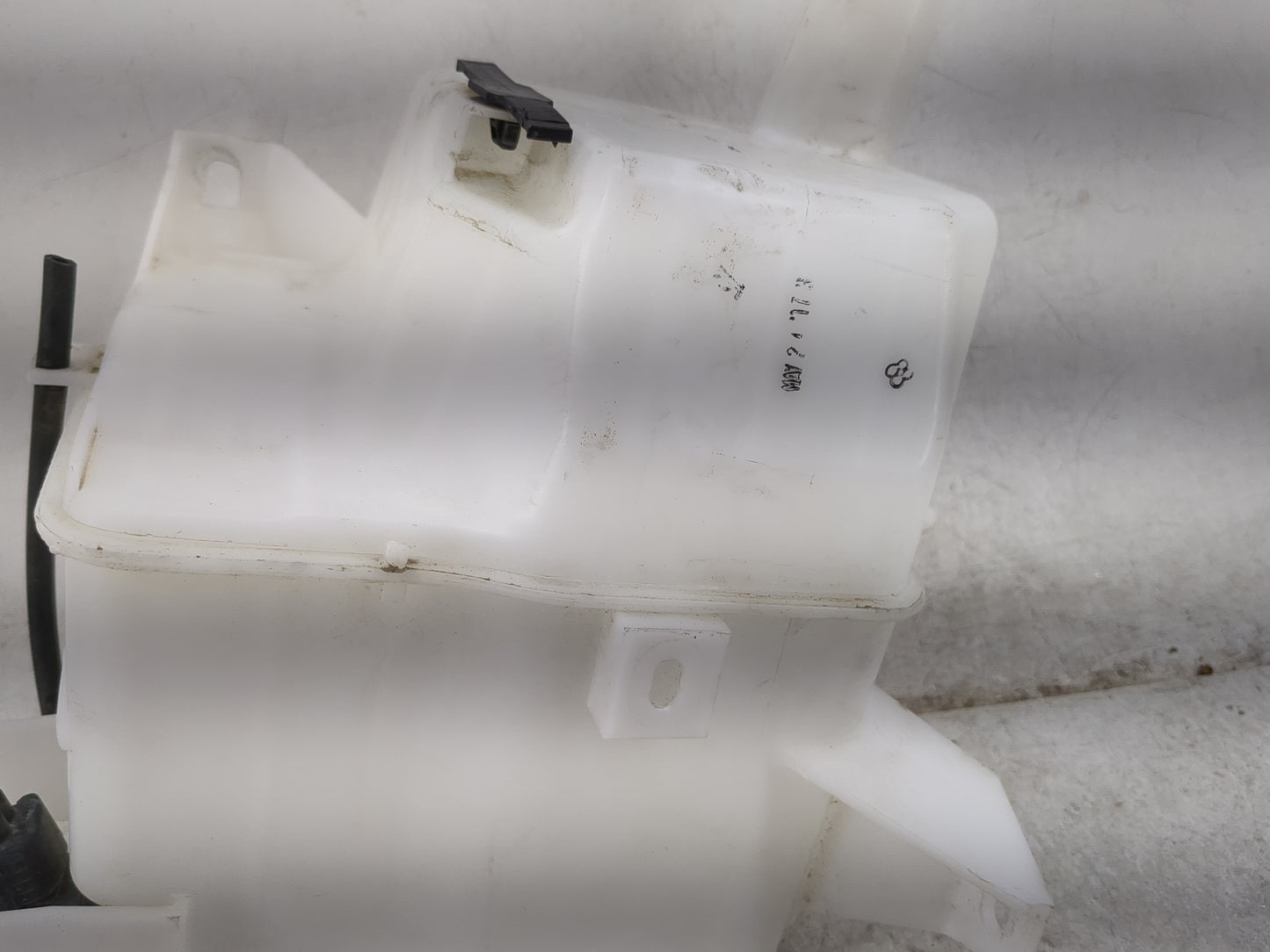 2004-2020 Toyota Sienna Windshield Washer Fluid Reservoir Bottle Oem - Oemusedautoparts1.com