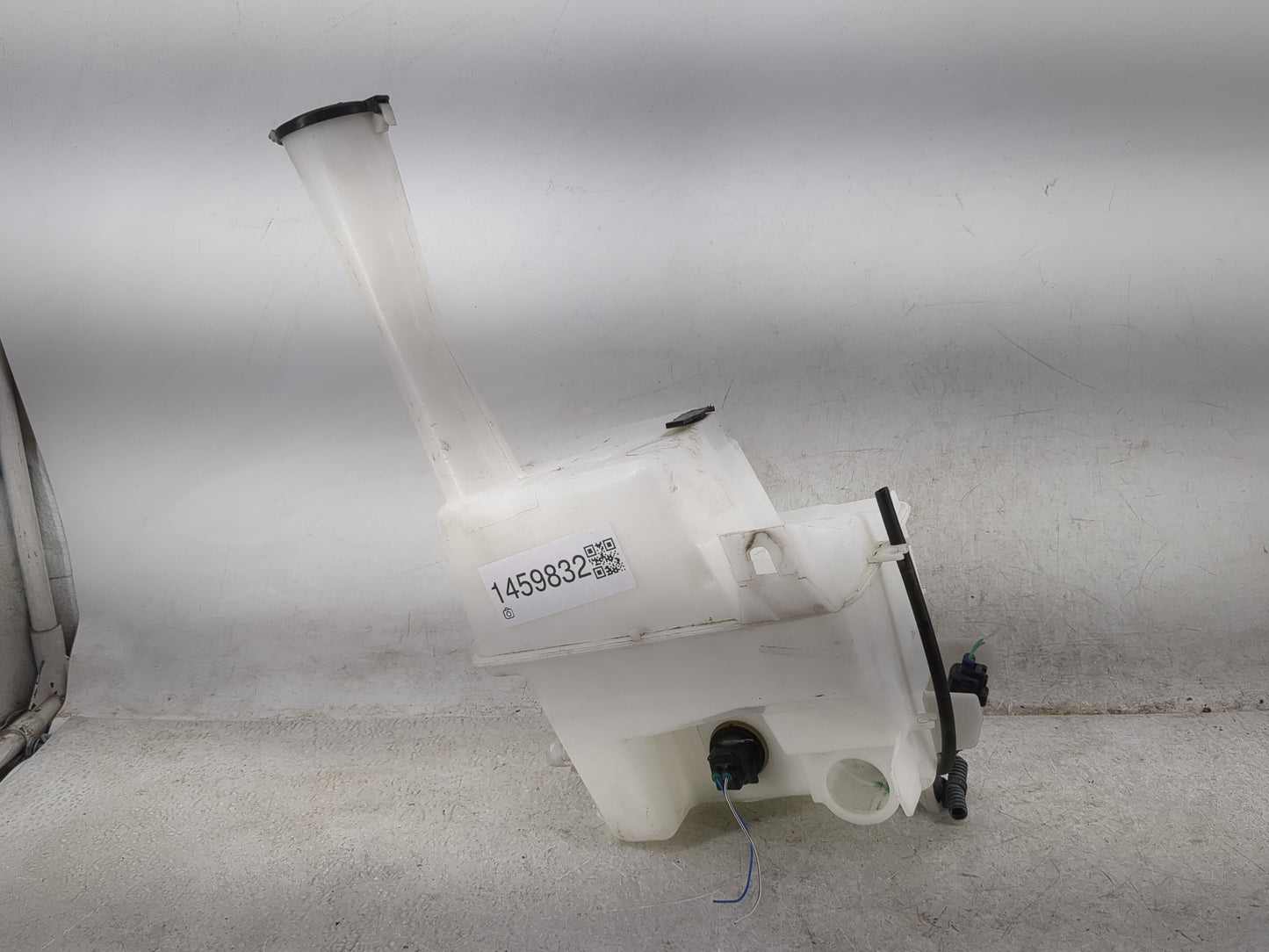 2004-2020 Toyota Sienna Windshield Washer Fluid Reservoir Bottle Oem - Oemusedautoparts1.com