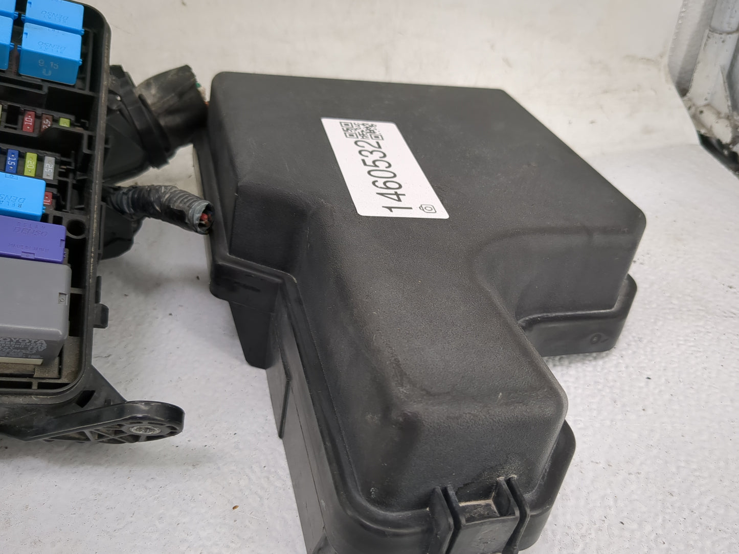 2017-2020 Toyota Sienna Fusebox Fuse Box Panel Relay Module P/N:82672-08161 Fits Fits 2017 2018 2019 2020 OEM Used Auto Part