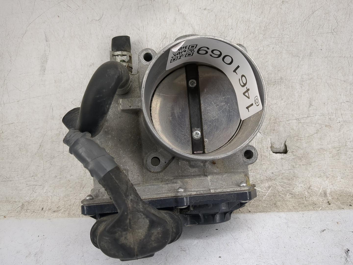 2017-2020 Toyota Sienna Throttle Body P/N:22030-0P060 Fits Fits 2016 2017 2018 2019 2020 2021 2022 OEM Used Auto Parts - Oem