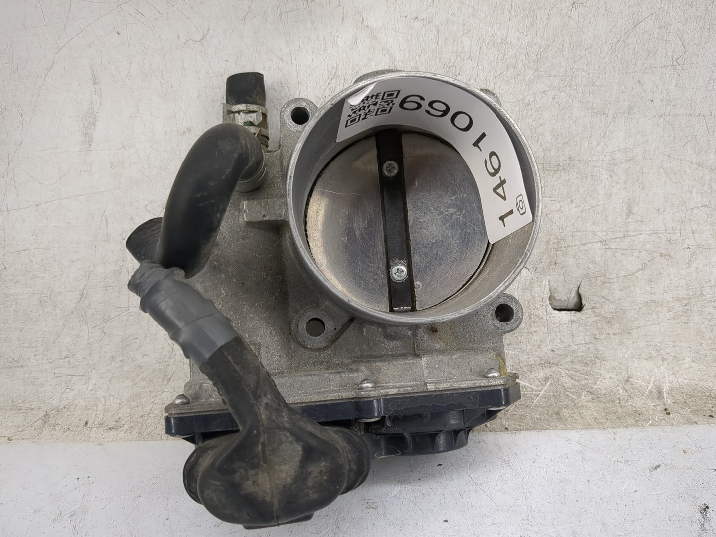 2017-2020 Toyota Sienna Throttle Body P/N:22030-0P060 Fits Fits 2016 2017 2018 2019 2020 2021 2022 OEM Used Auto Parts - Oem
