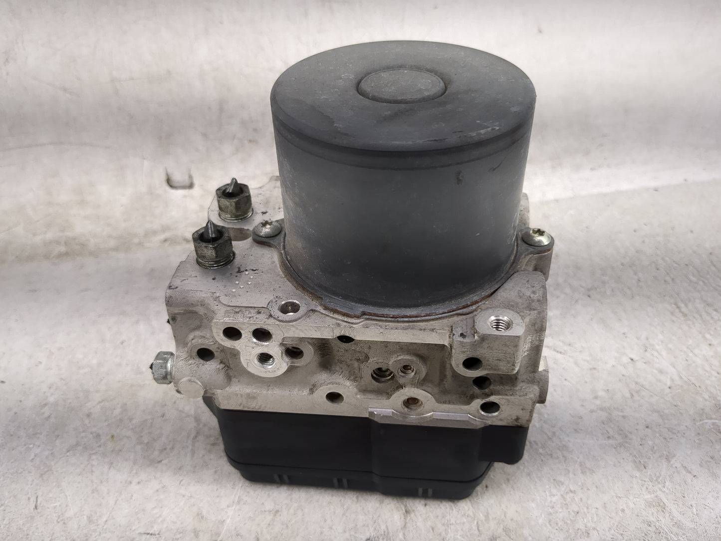 2017 Toyota Sienna ABS Pump Control Module Replacement P/N:89541-08270 133000-5710 Fits OEM Used Auto Parts - Oemusedautopar