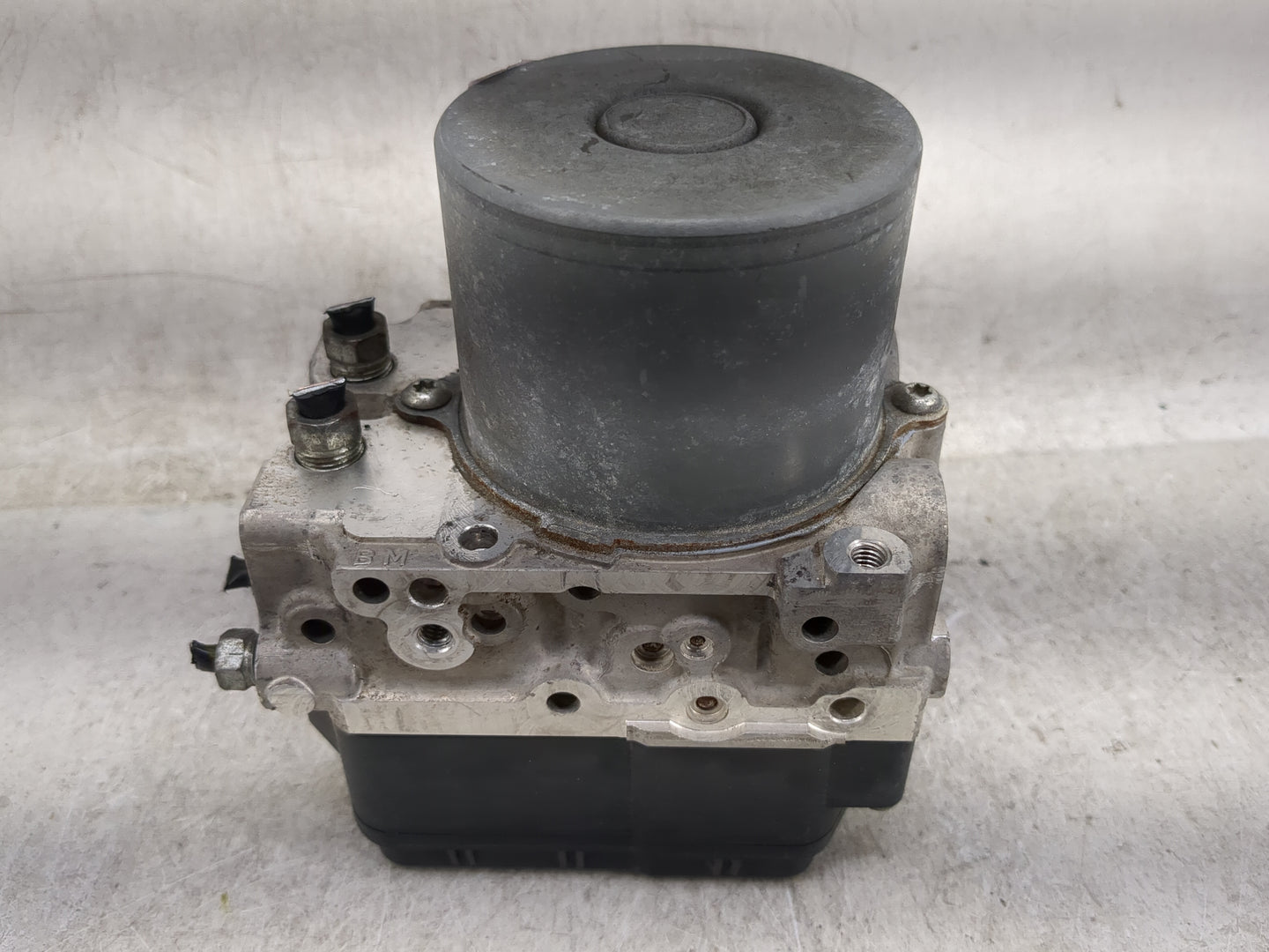 2017 Toyota Sienna ABS Pump Control Module Replacement P/N:44540-08270 Fits OEM Used Auto Parts - Oemusedautoparts1.com
