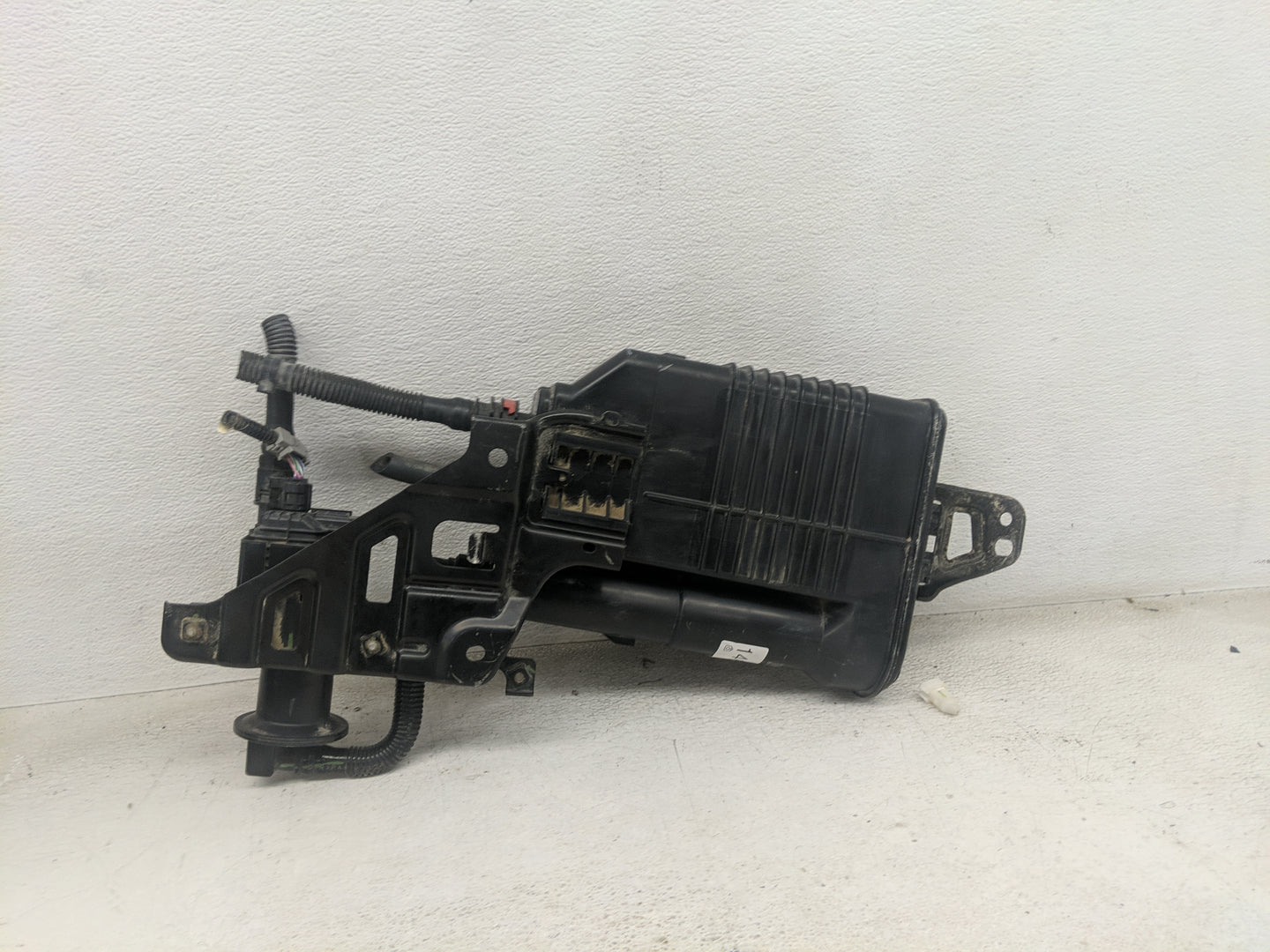 2017 Toyota Sienna Fuel Vapor Charcoal Canister 1461933 - Oemusedautoparts1.com