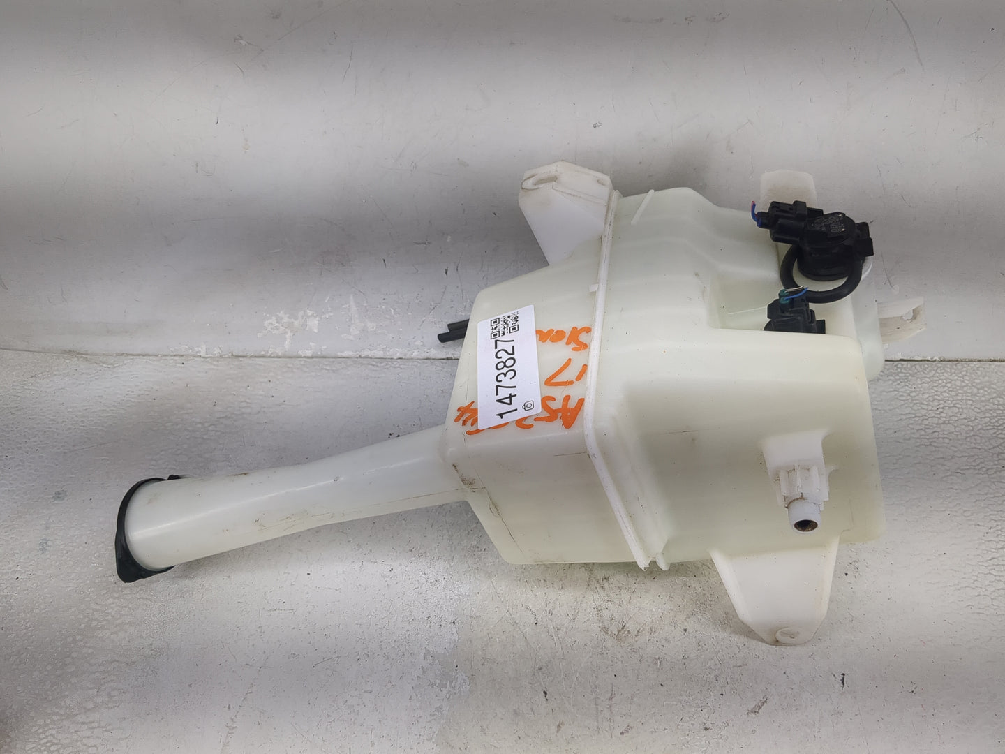 2004-2020 Toyota Sienna Windshield Washer Fluid Reservoir Bottle Oem 1473827 - Oemusedautoparts1.com