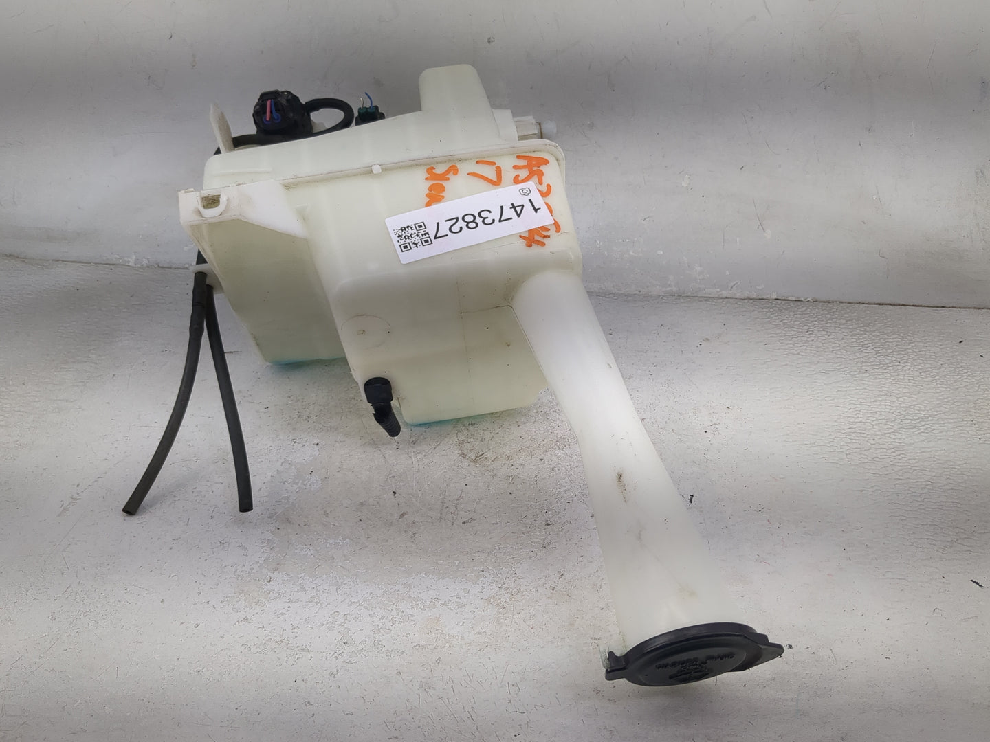 2004-2020 Toyota Sienna Windshield Washer Fluid Reservoir Bottle Oem 1473827 - Oemusedautoparts1.com