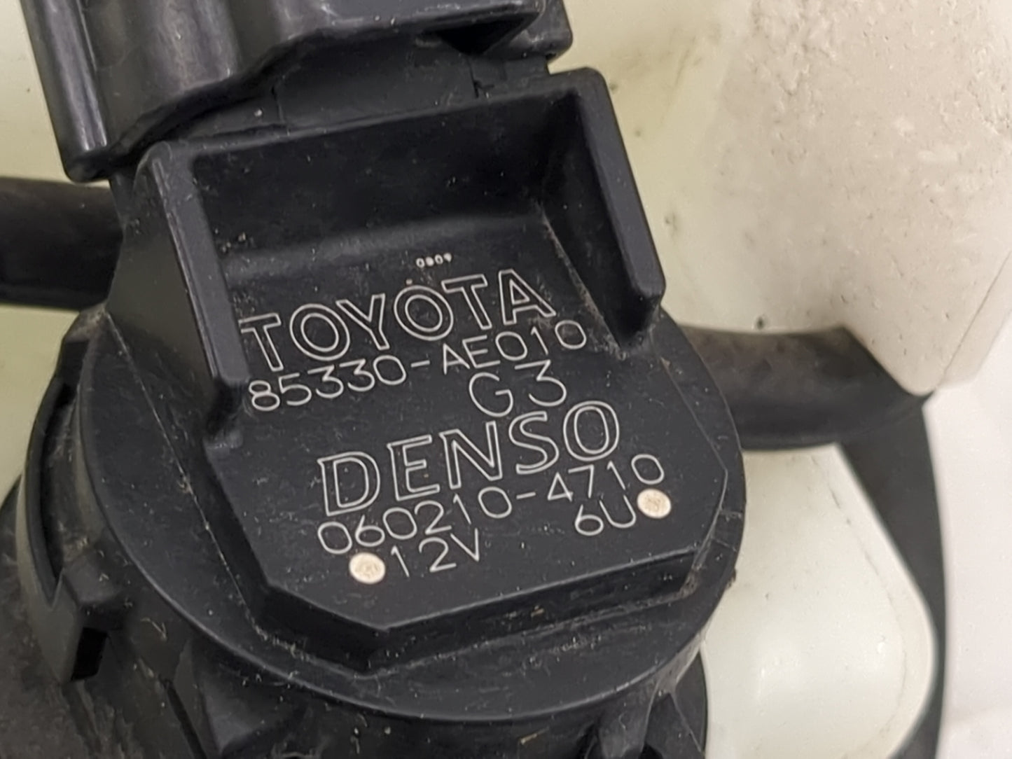 2004-2020 Toyota Sienna Windshield Washer Fluid Reservoir Bottle Oem 1473827 - Oemusedautoparts1.com