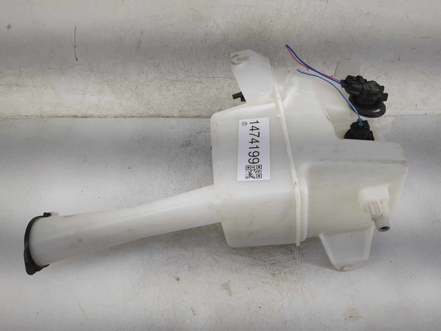 2004-2020 Toyota Sienna Windshield Washer Fluid Reservoir Bottle Oem 1474199 - Oemusedautoparts1.com