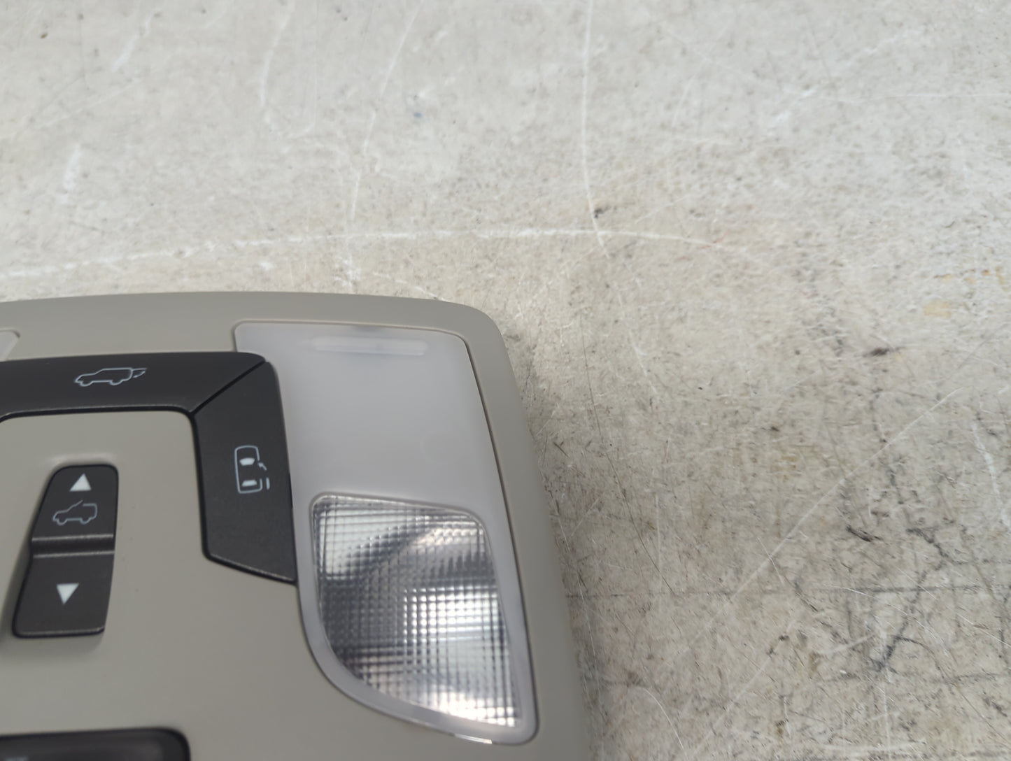 2015-2020 Toyota Sienna Overhead Roof Console Interior Dome Light Tan - Oemusedautoparts1.com