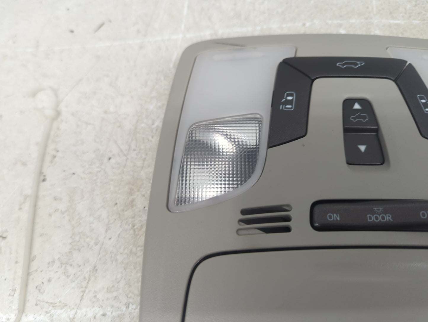2015-2020 Toyota Sienna Overhead Roof Console Interior Dome Light Tan - Oemusedautoparts1.com