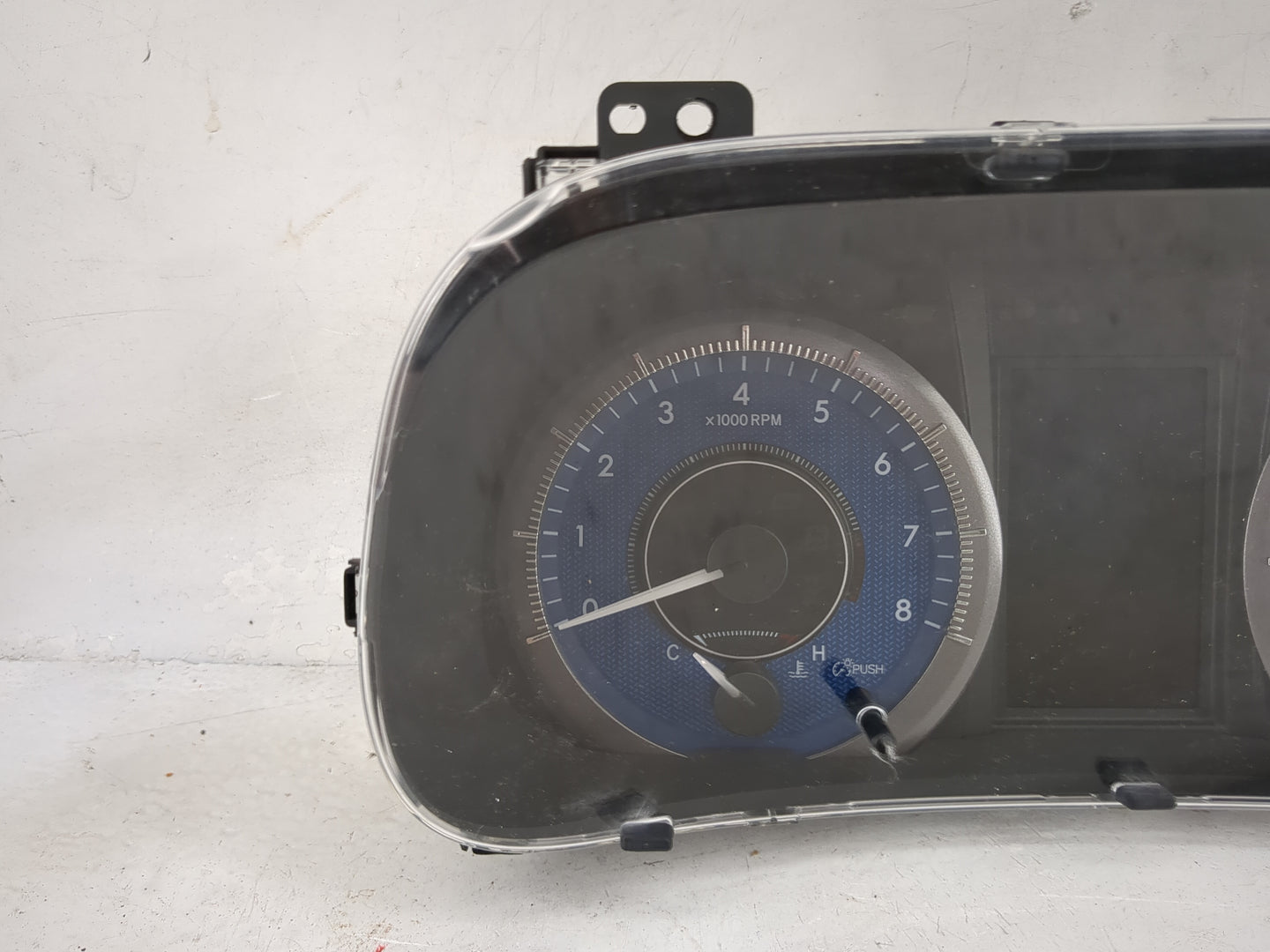 2017 Toyota Sienna Instrument Cluster Speedometer Gauges P/N:83800-08670-00 TN157570-6193 Miles: Fits OEM Used Auto Parts - 