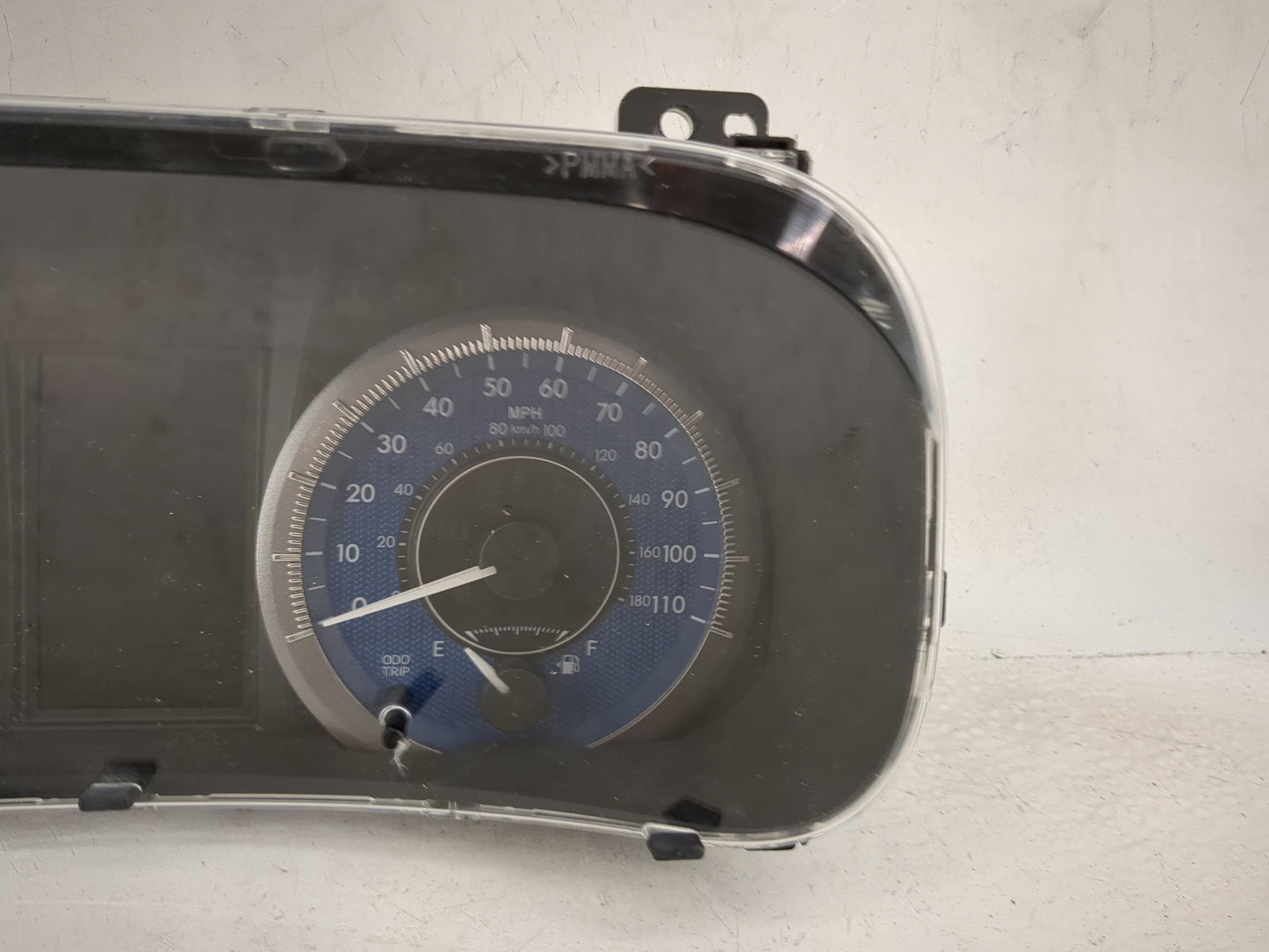 2017 Toyota Sienna Instrument Cluster Speedometer Gauges P/N:83800-08670-00 TN157570-6193 Miles: Fits OEM Used Auto Parts - 