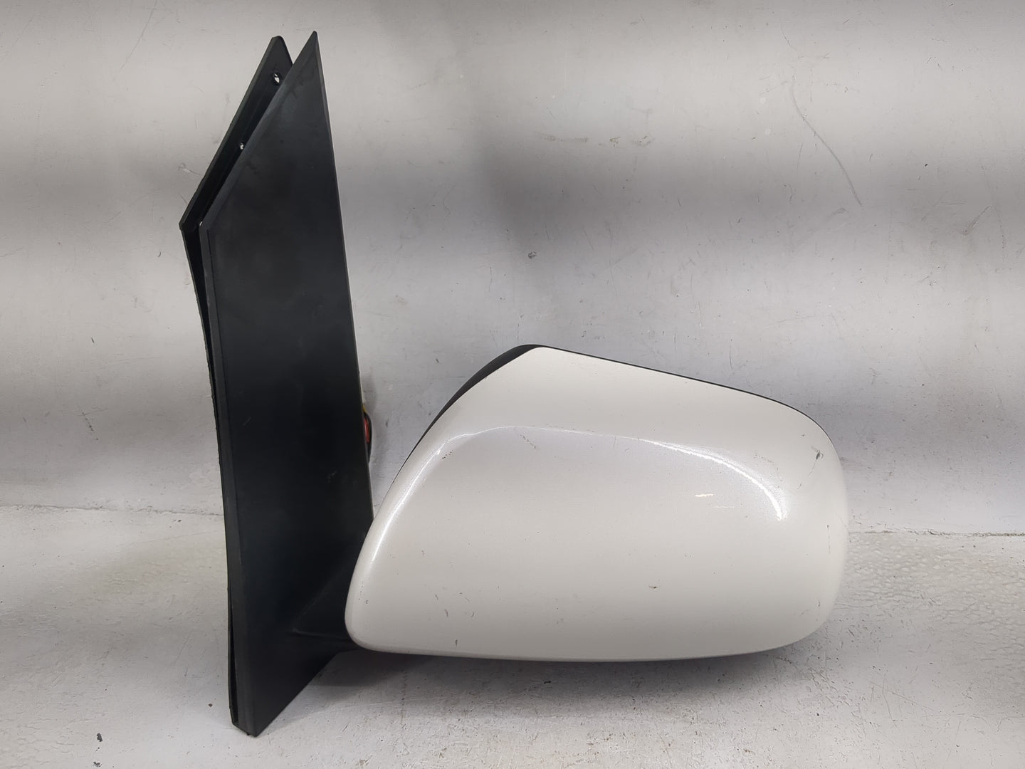 2015-2017 Toyota Sienna Driver Side View Mirror - Left Door Mirror OEM Used - Oemusedautoparts1.com
