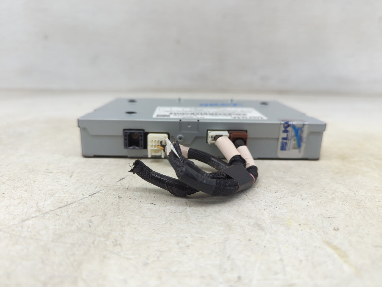 2015-2017 Toyota Sienna Radio AM FM Cd Player Receiver Replacement P/N:86180-0E011 Fits OEM Used Auto Parts - Oemusedautopar