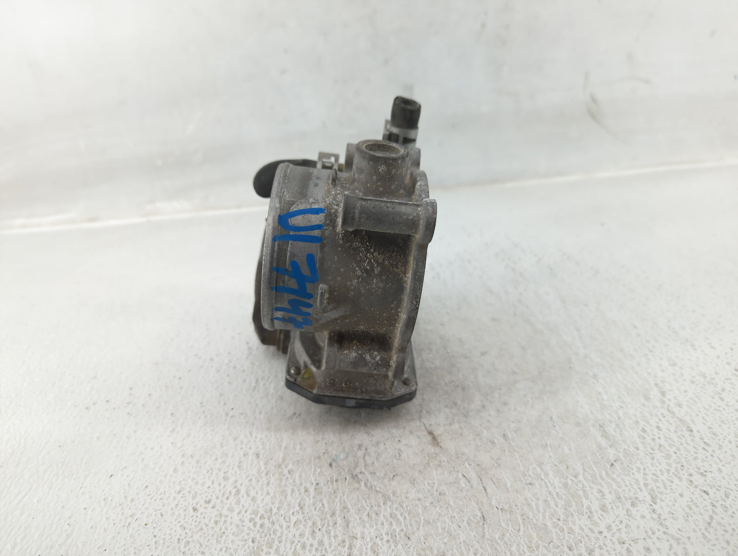 2017-2020 Toyota Sienna Throttle Body P/N:22030-0P060 Fits Fits 2016 2017 2018 2019 2020 2021 2022 OEM Used Auto Parts - Oem