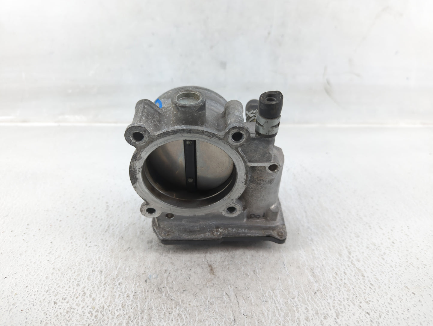 2017-2020 Toyota Sienna Throttle Body P/N:22030-0P060 Fits Fits 2016 2017 2018 2019 2020 2021 2022 OEM Used Auto Parts - Oem