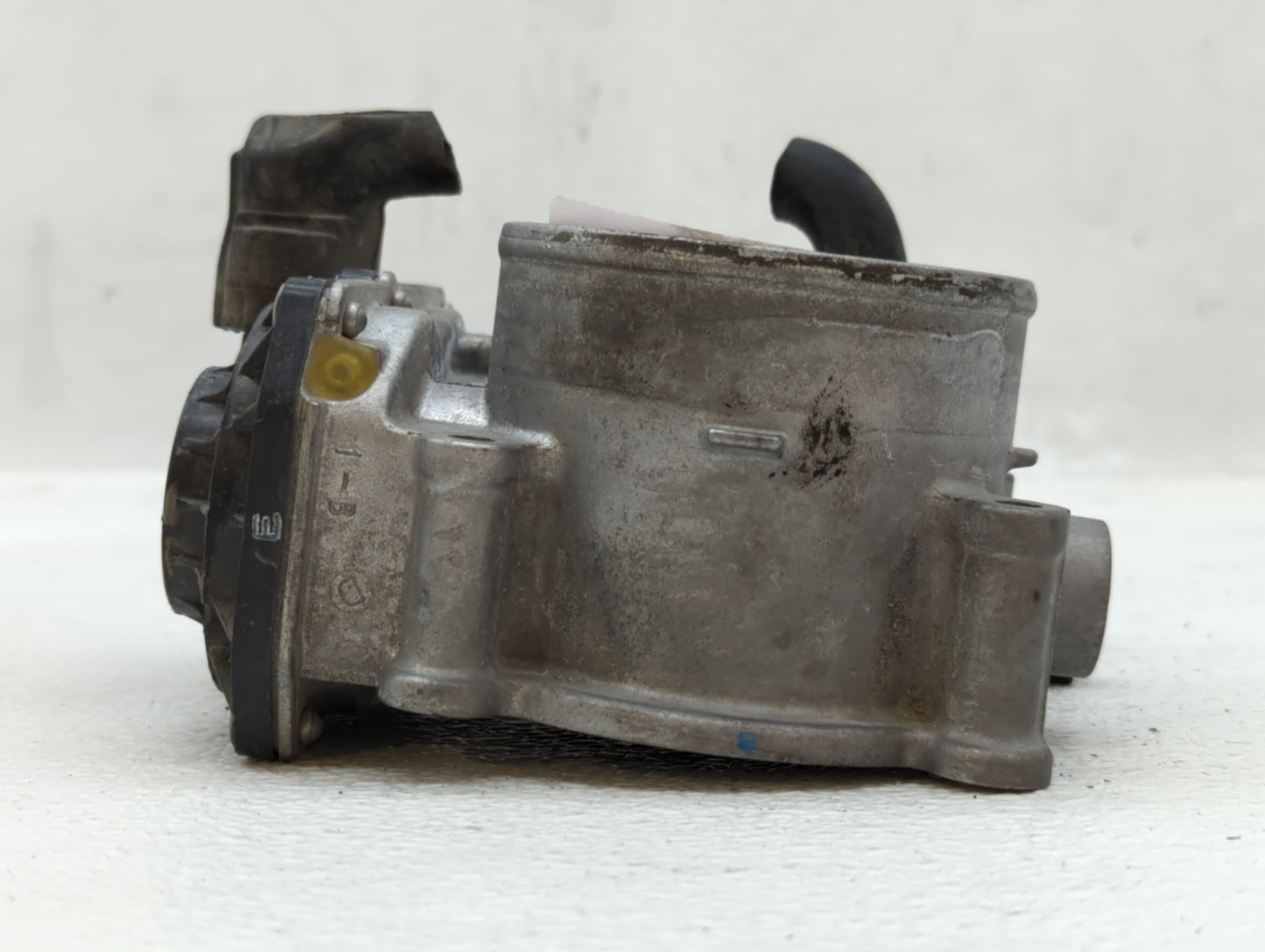 2017-2020 Toyota Sienna Throttle Body P/N:22030-0P060 Fits Fits 2016 2017 2018 2019 2020 2021 2022 OEM Used Auto Parts - Oem