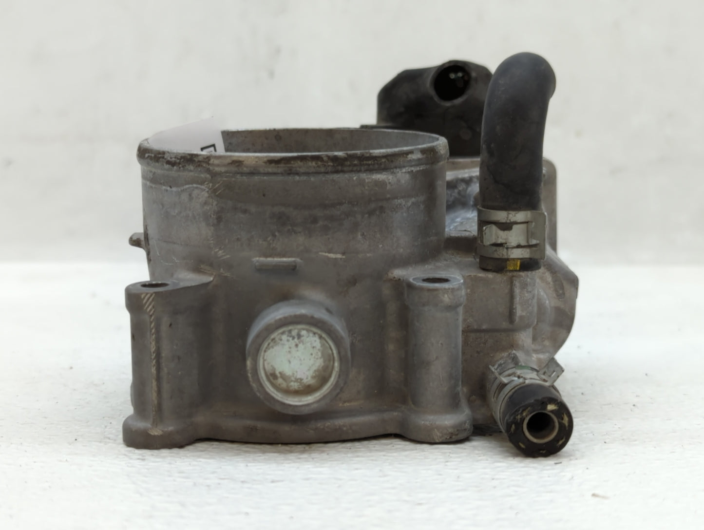 2017-2020 Toyota Sienna Throttle Body P/N:22030-0P060 Fits Fits 2016 2017 2018 2019 2020 2021 2022 OEM Used Auto Parts - Oem
