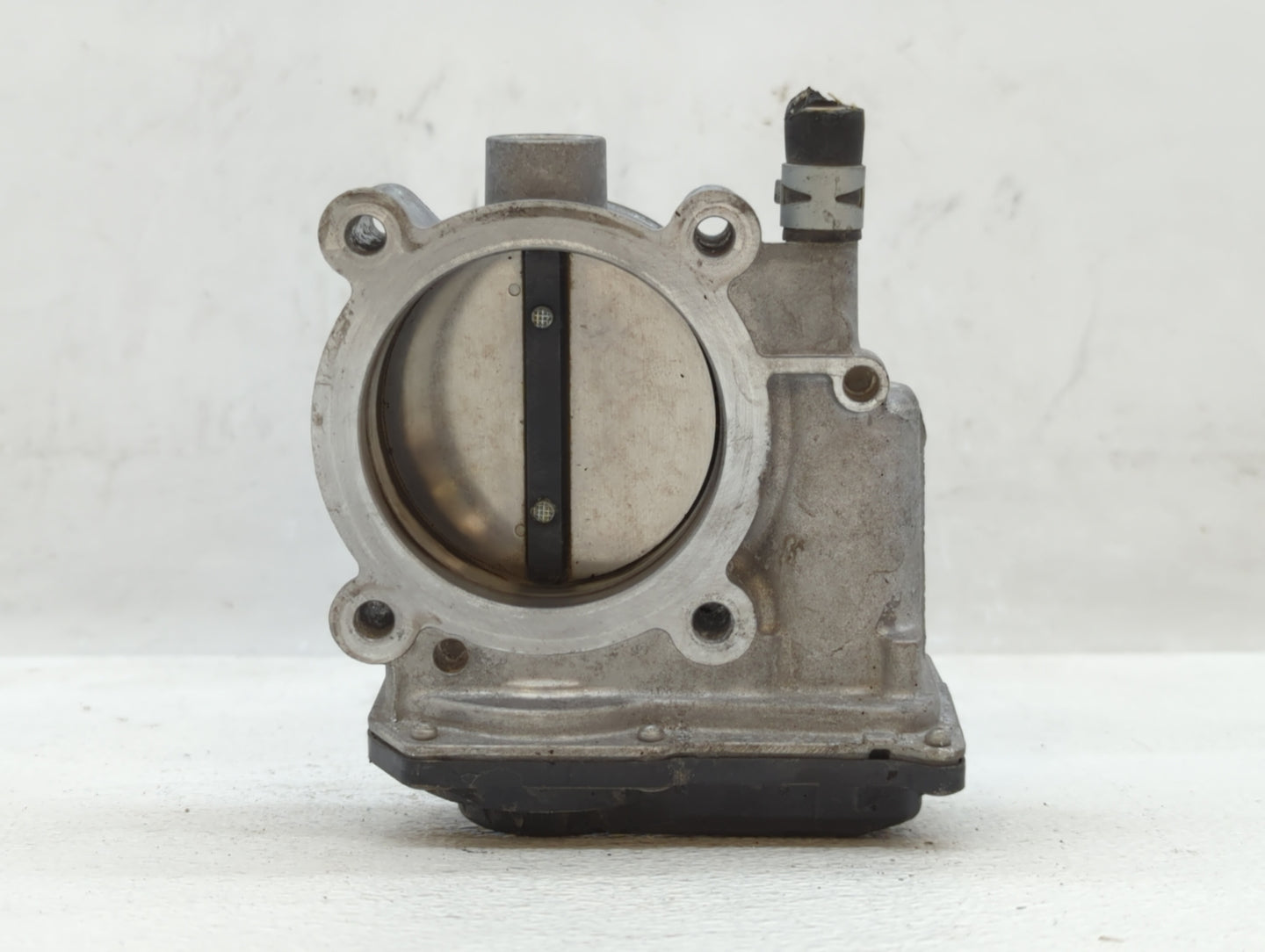 2017-2020 Toyota Sienna Throttle Body P/N:22030-0P060 Fits Fits 2016 2017 2018 2019 2020 2021 2022 OEM Used Auto Parts - Oem
