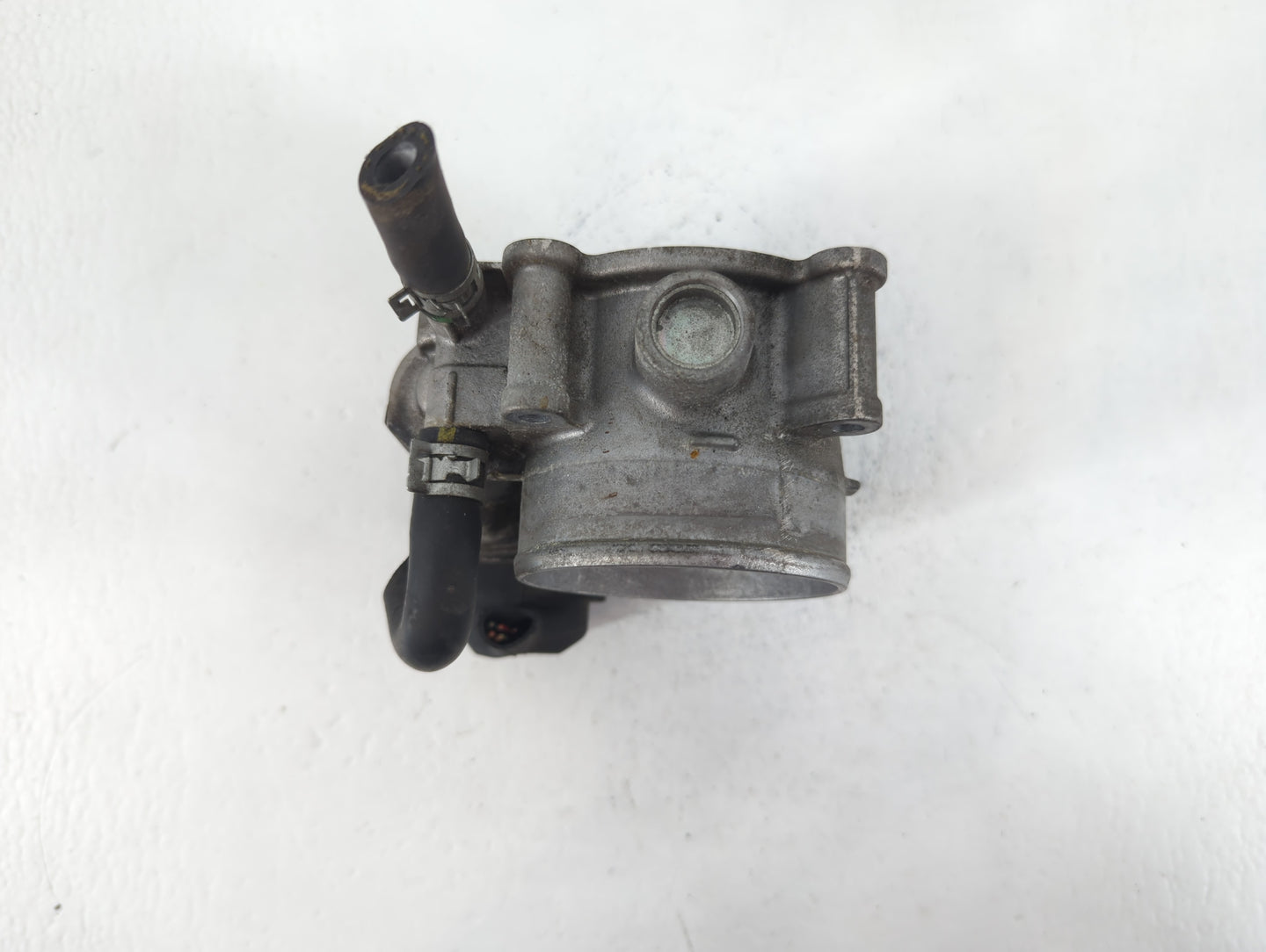 2017-2020 Toyota Sienna Throttle Body P/N:22030-0P060 Fits Fits 2016 2017 2018 2019 2020 2021 2022 OEM Used Auto Parts - Oem