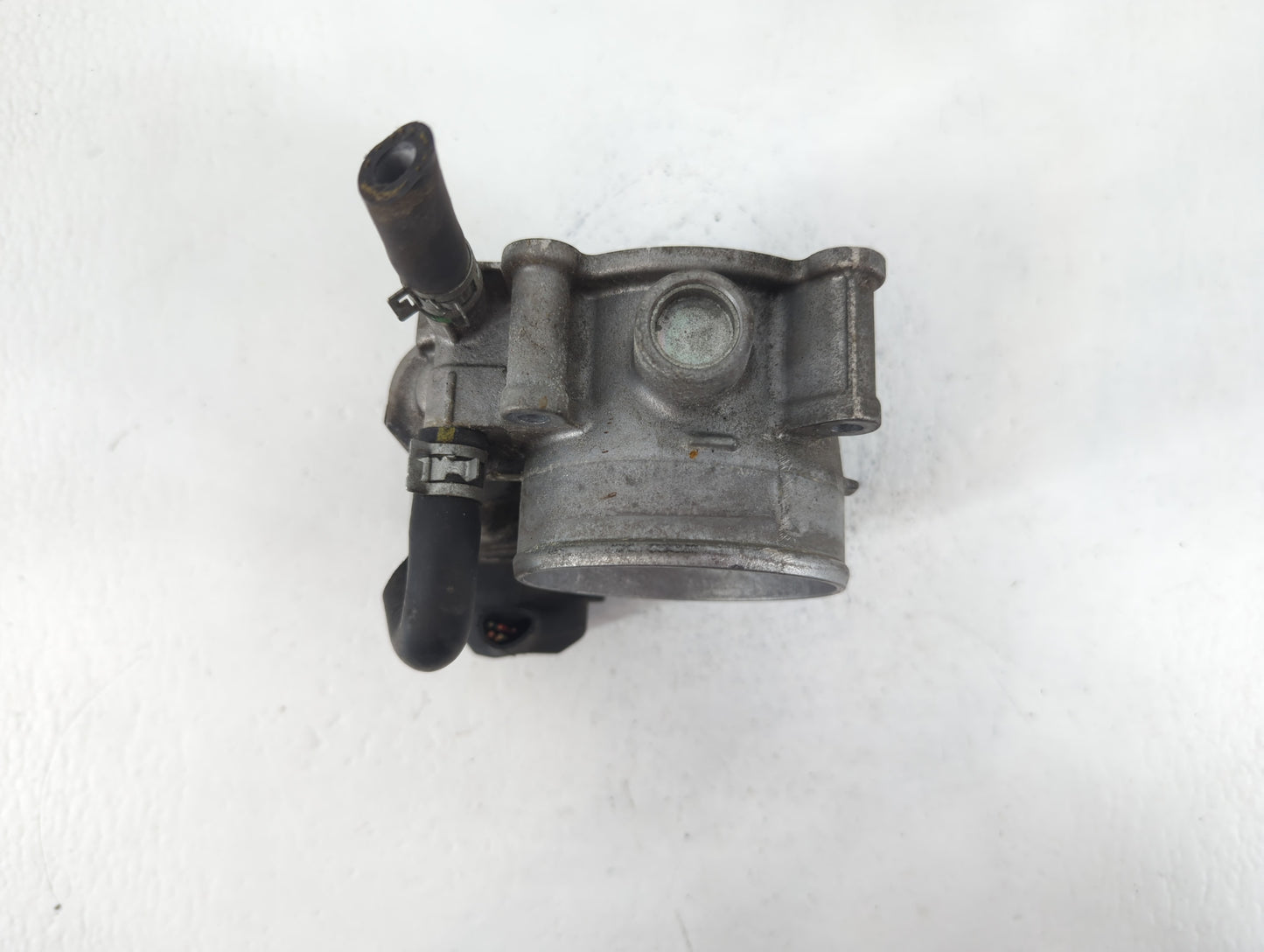 2017-2020 Toyota Sienna Throttle Body P/N:22030-0P060 Fits Fits 2016 2017 2018 2019 2020 2021 2022 OEM Used Auto Parts - Oem