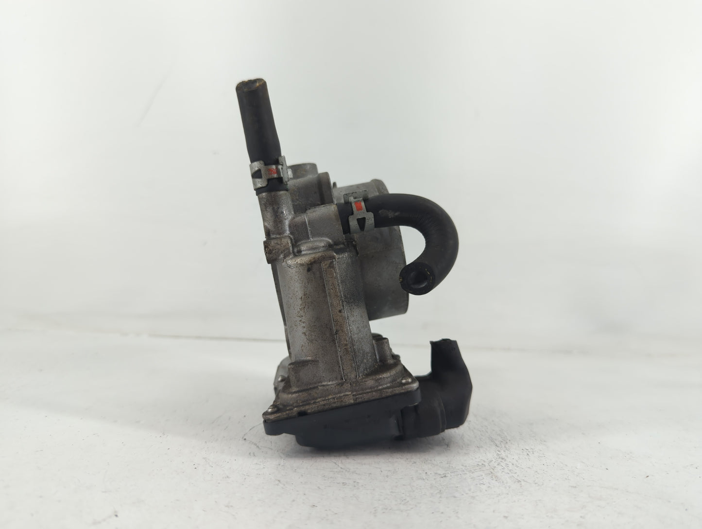 2017-2020 Toyota Sienna Throttle Body P/N:22030-0P060 Fits Fits 2016 2017 2018 2019 2020 2021 2022 OEM Used Auto Parts - Oem
