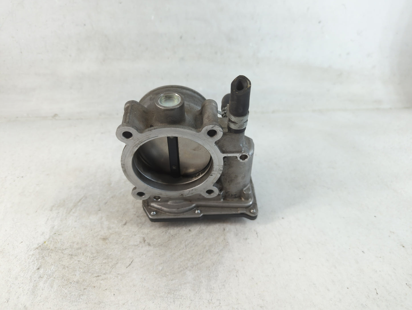 2017-2020 Toyota Sienna Throttle Body P/N:22030-0P060 Fits Fits 2016 2017 2018 2019 2020 2021 2022 OEM Used Auto Parts - Oem