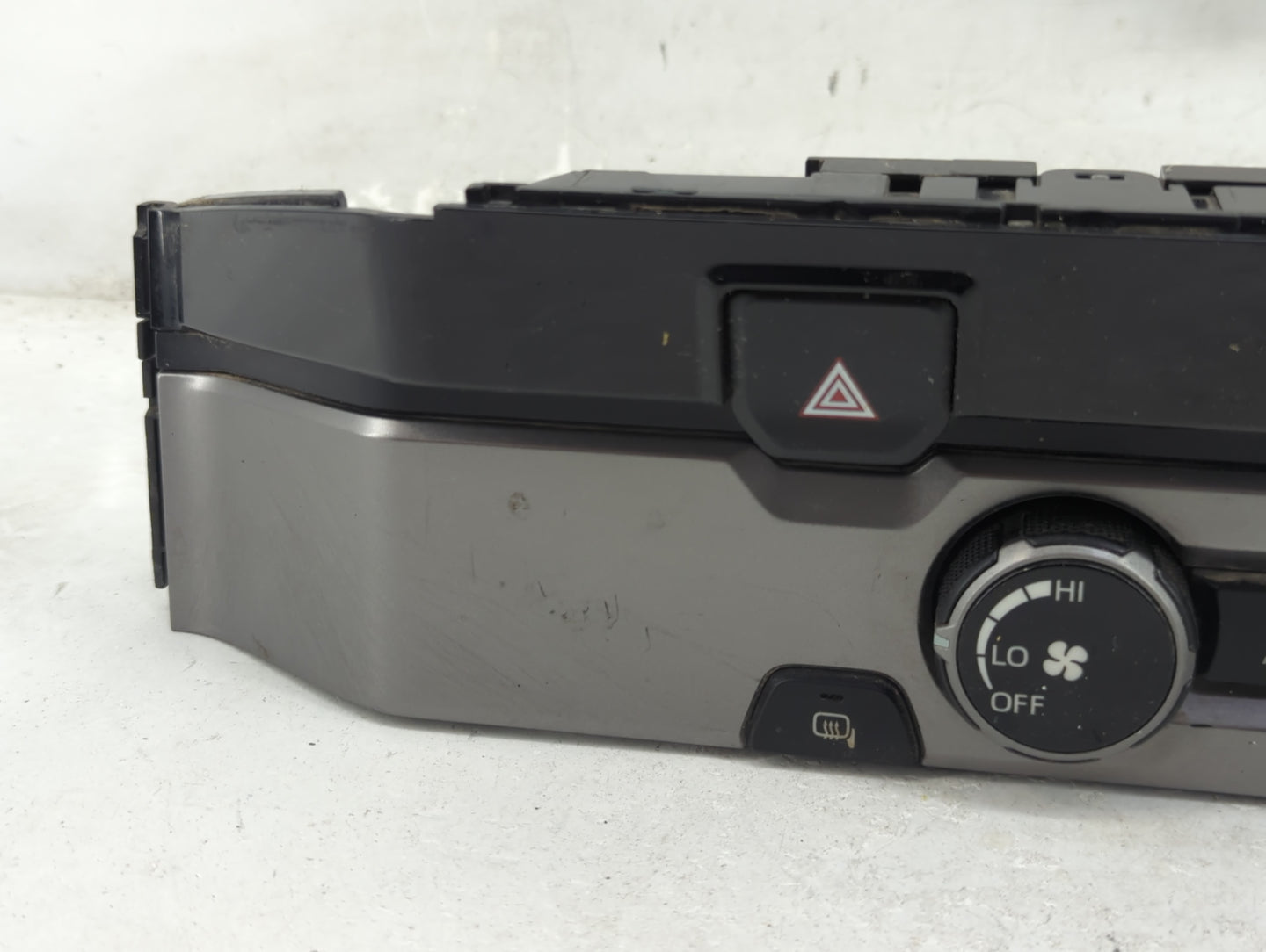 2017 Toyota Tacoma Climate Control Module Temperature AC/Heater Replacement P/N:75H595 Fits OEM Used Auto Parts - Oemusedaut